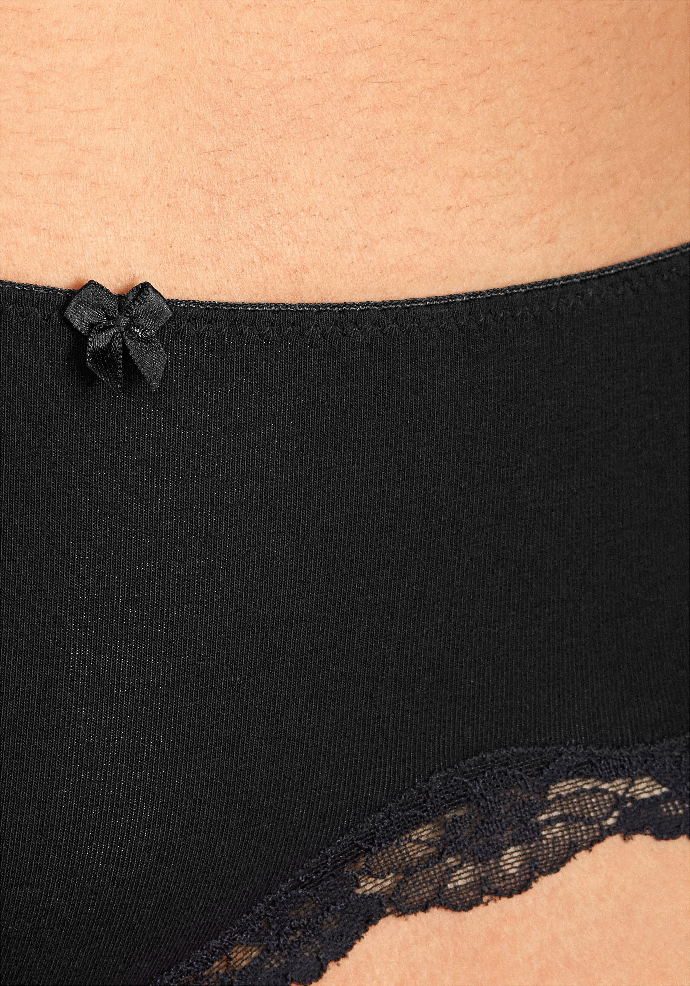 LASCANA Panty, (Packung, 3 St.), aus elastischer Baumwolle mit zarter Spitze  online bestellen | BAUR