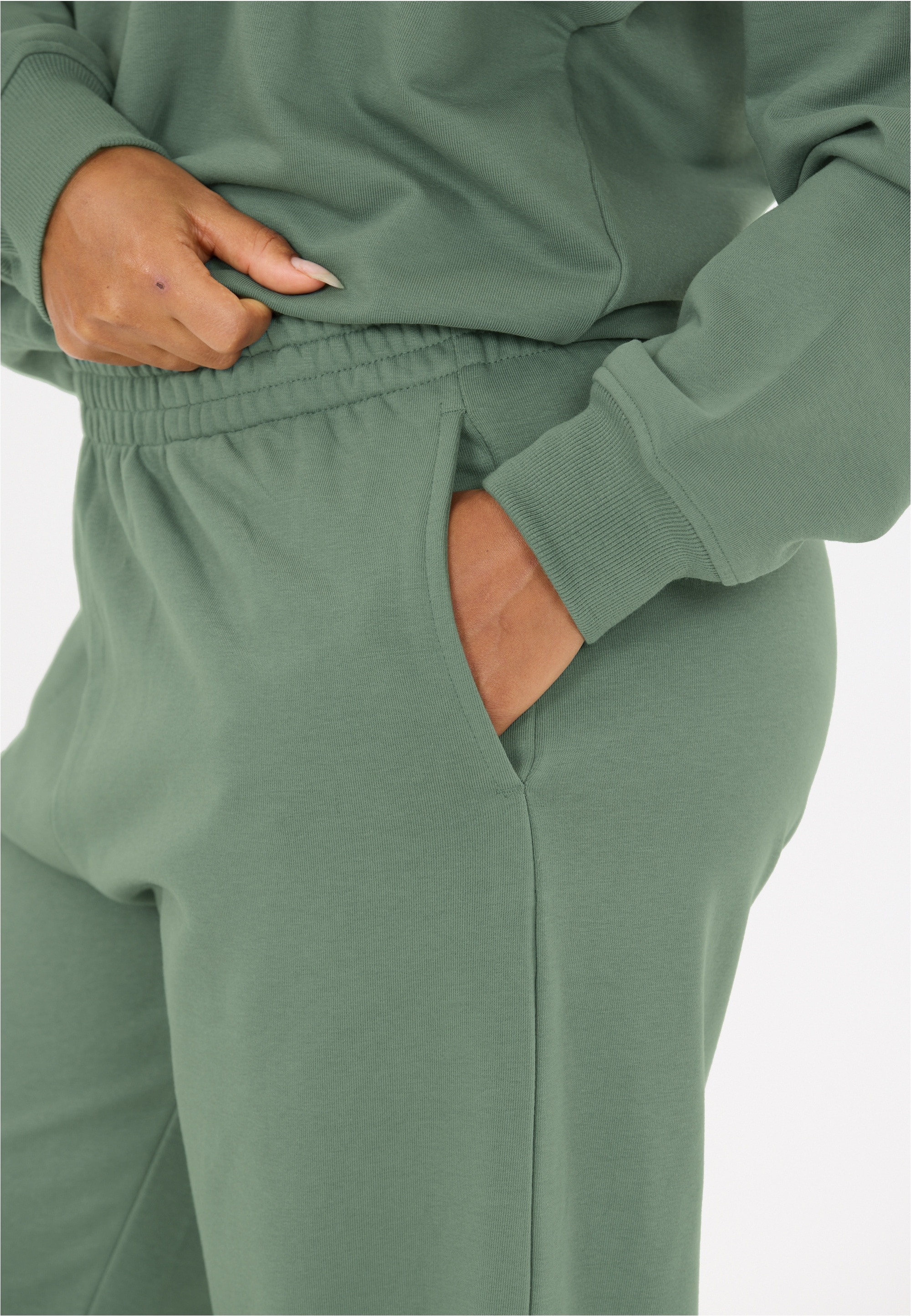 ATHLECIA Sweathose »Crecy«  im entspannten und weichen Design