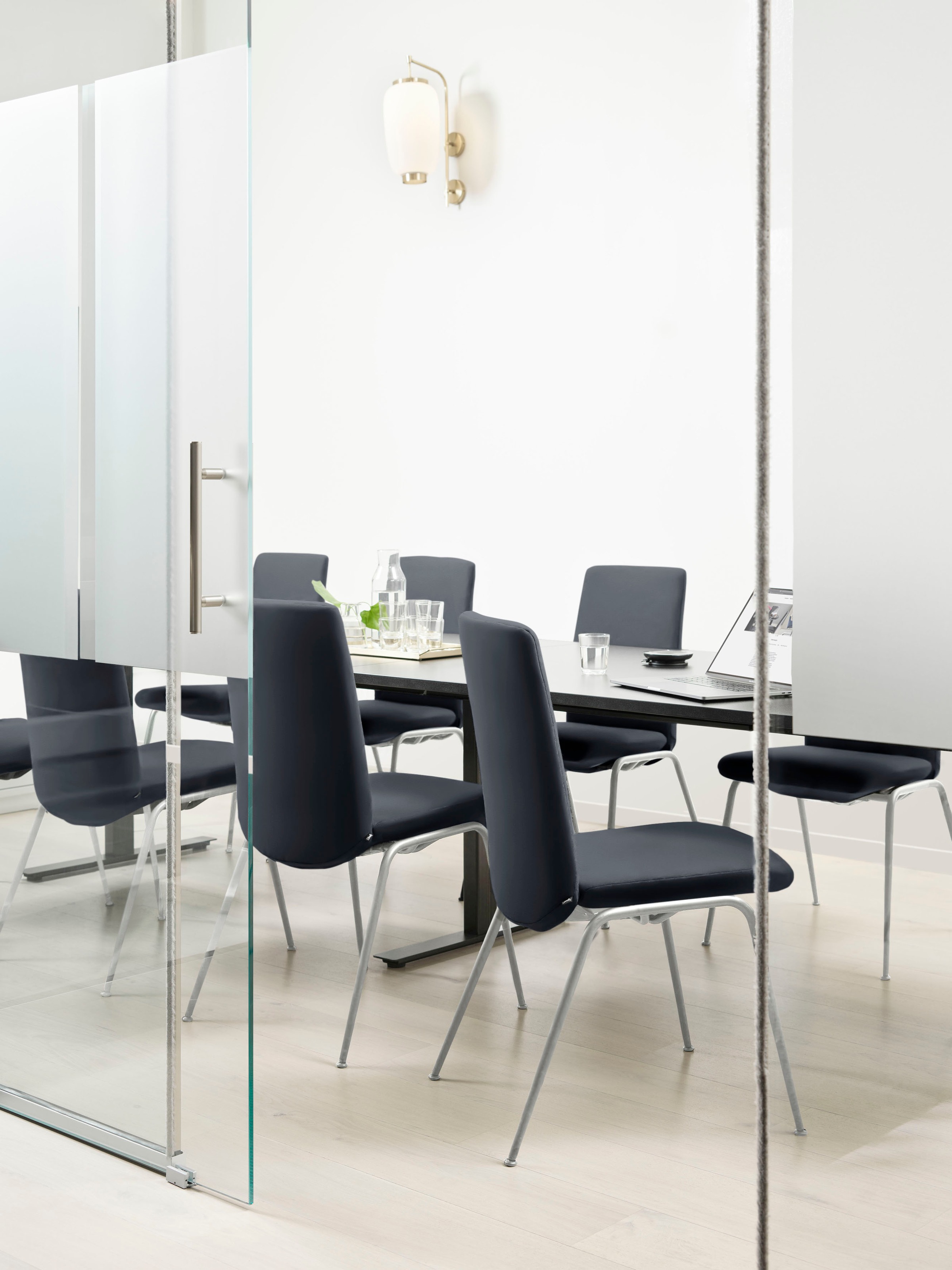Stressless® Polsterstuhl »Laurel«, Leder PALOMA, Low Back, Größe L, mit Beinen aus Stahl in Schwarz matt