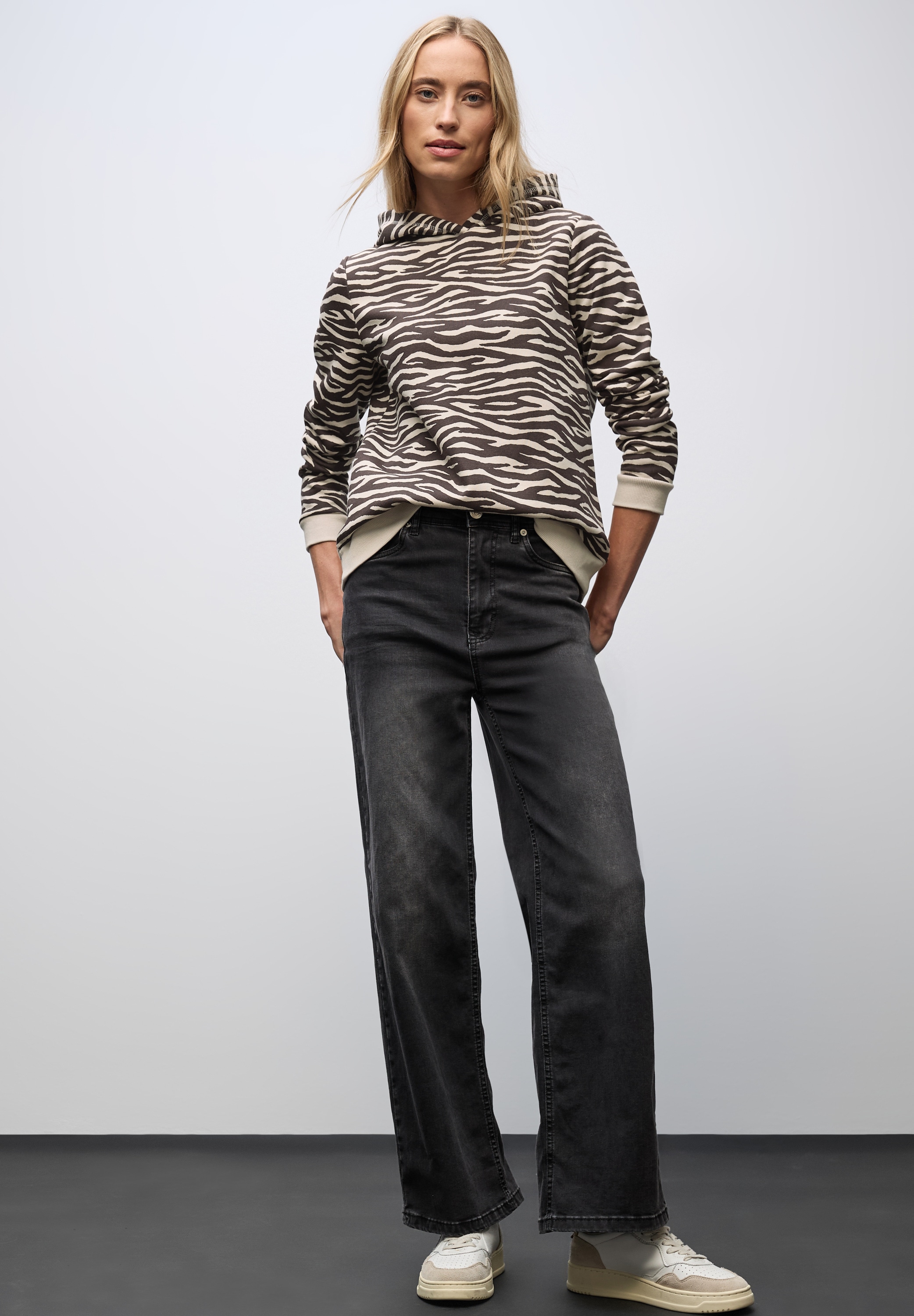 STREET ONE Kapuzensweatshirt, mit Animal-Print