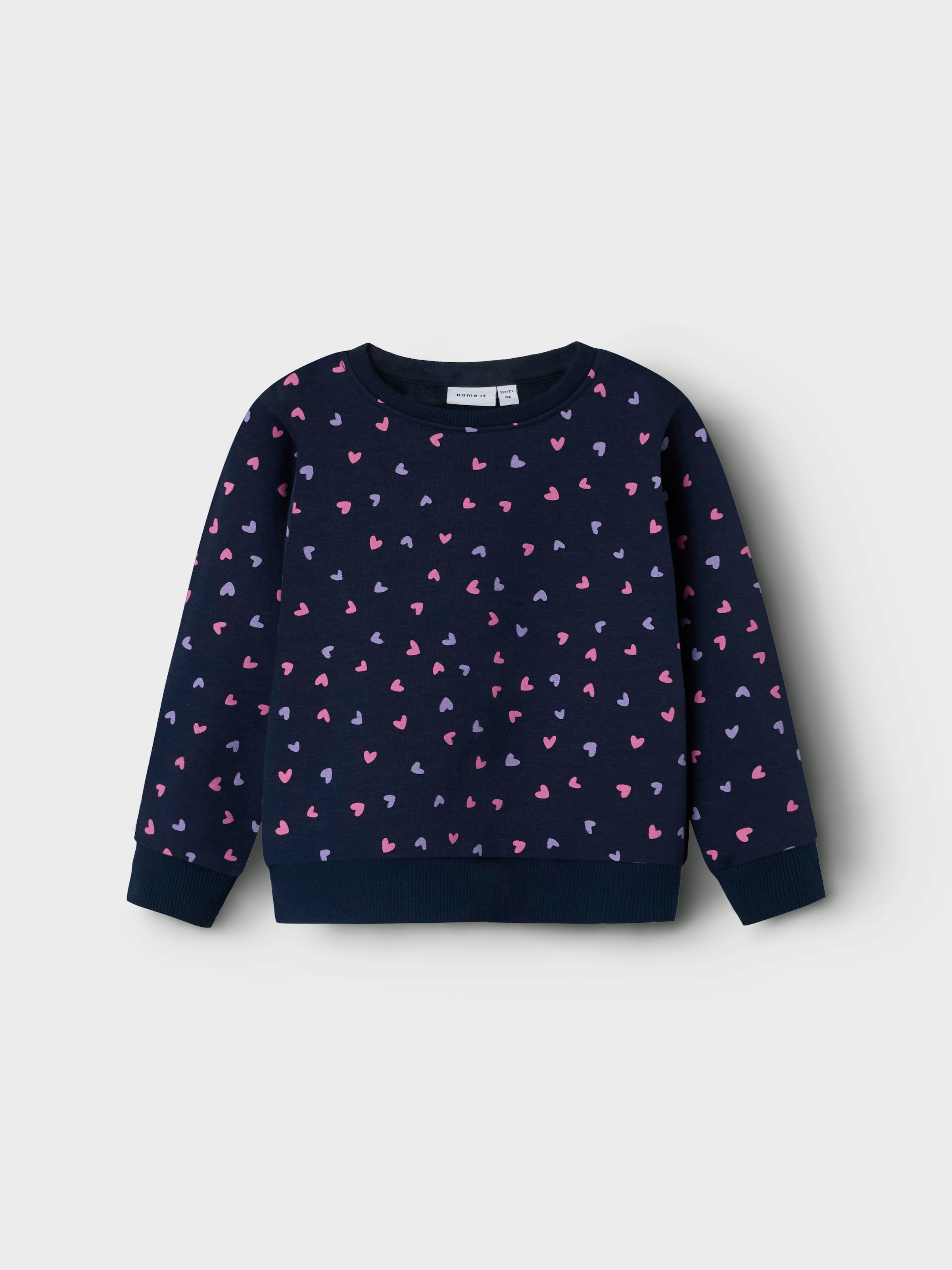Name It Sweatshirt »NMFDAVINA LS SWEAT FLEECE BRU NOOS«, in klassischer Form und mit tollem Alloverprint