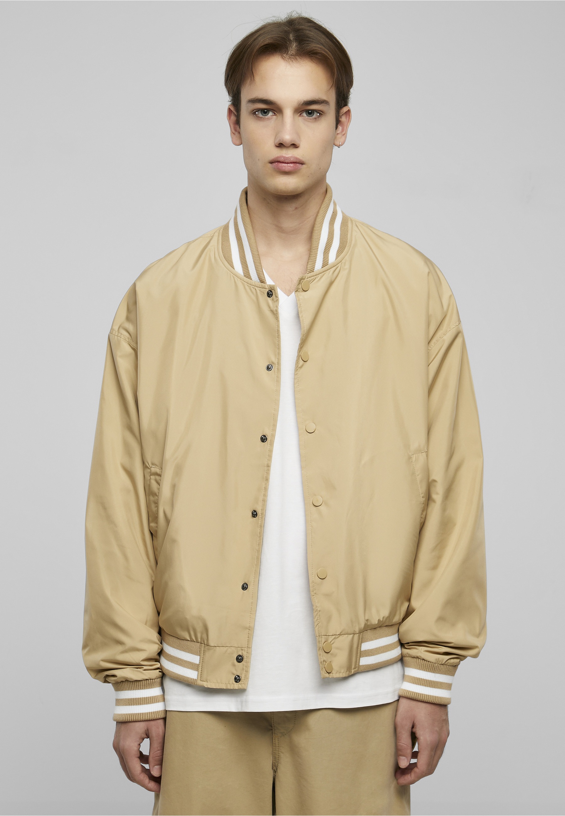 URBAN CLASSICS Collegejacke »Urban Classics Herren Light College Jacket« 1 Stk. tlg. ohne Kapuze