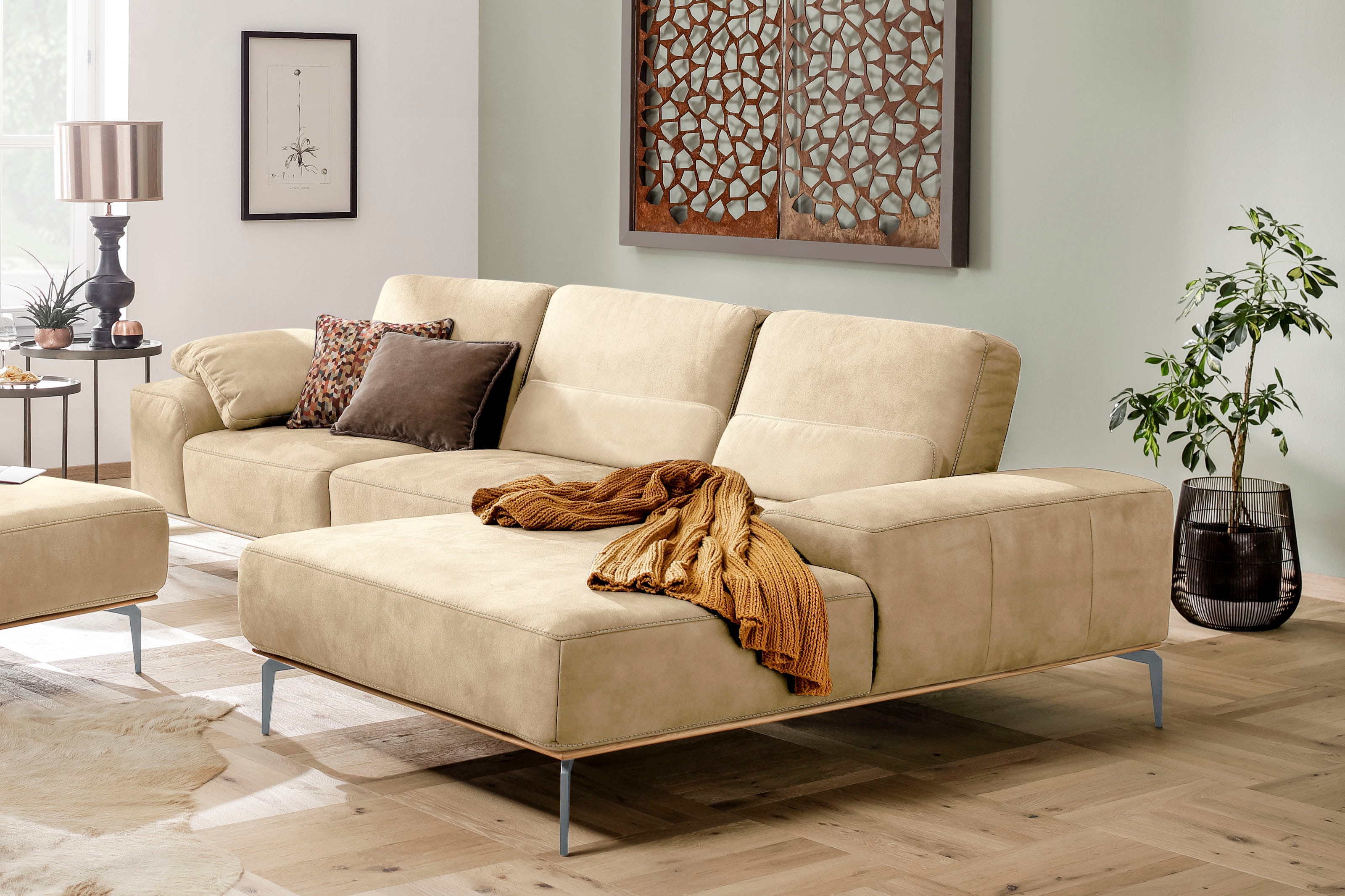 W.SCHILLIG Ecksofa "run, Designsofa mit tollem Sitzkomfort, bequem, L-Form" mit elegantem Holzsockel, Füße in Silber matt, Breite 319 cm