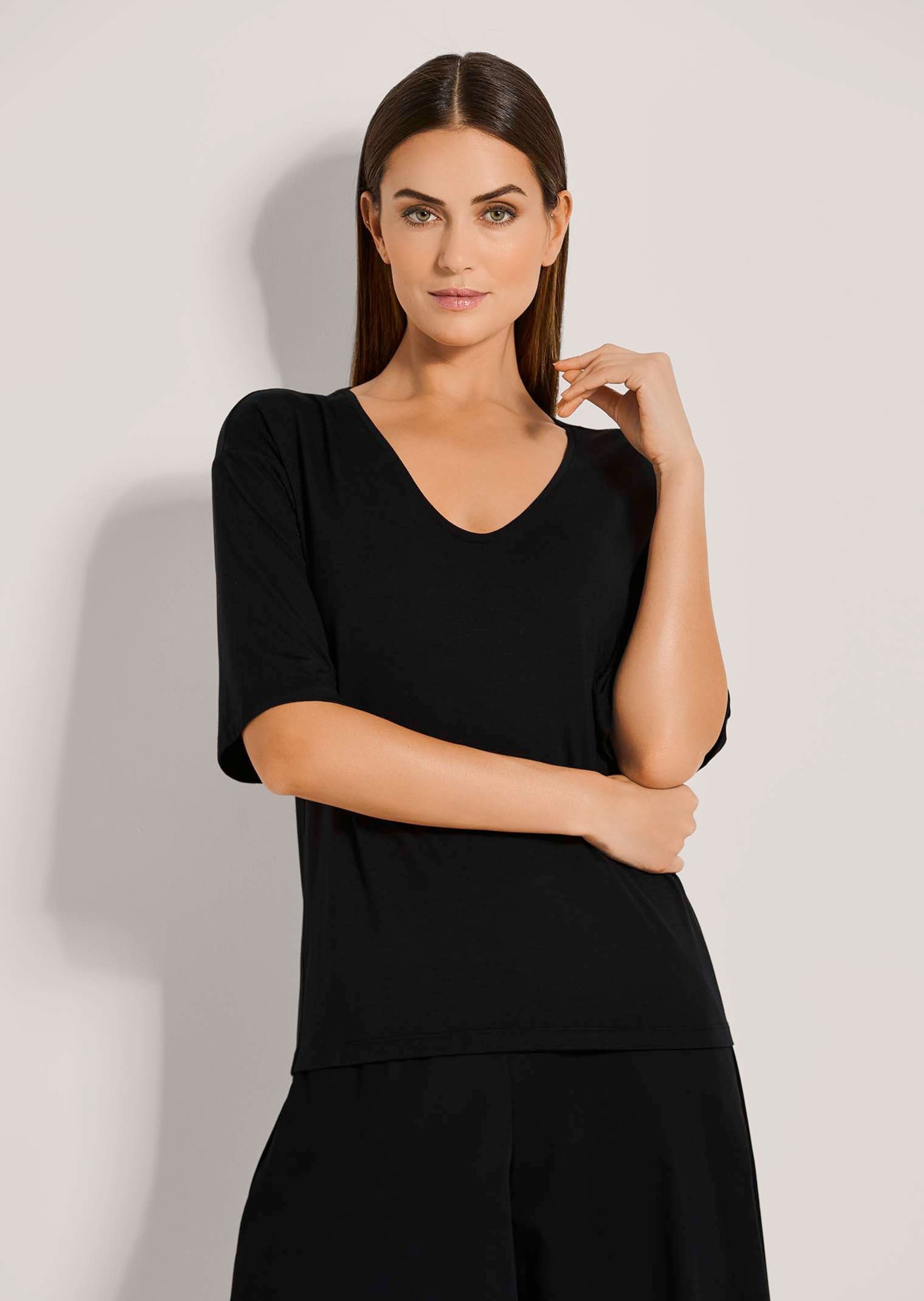 MADELEINE Kurzarmshirt "Shirt Kurzarm-Shirt mit V-Ausschnitt" günstig online kaufen