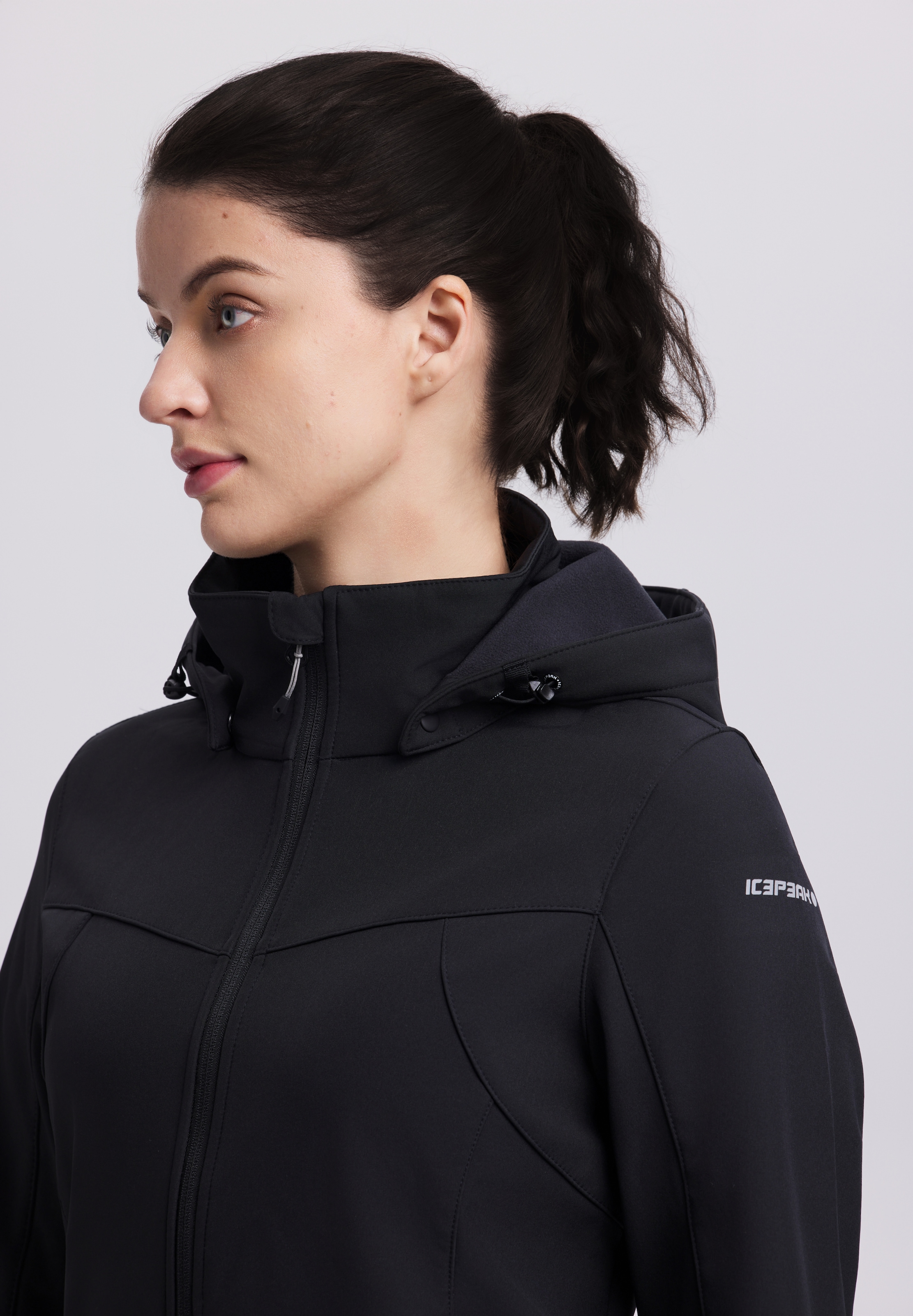 Icepeak Softshelljacke »BRENHAM« mit Kapuze mit abnehmbarer Kapuze, winddicht, wasserabweisend, atmungsaktiv