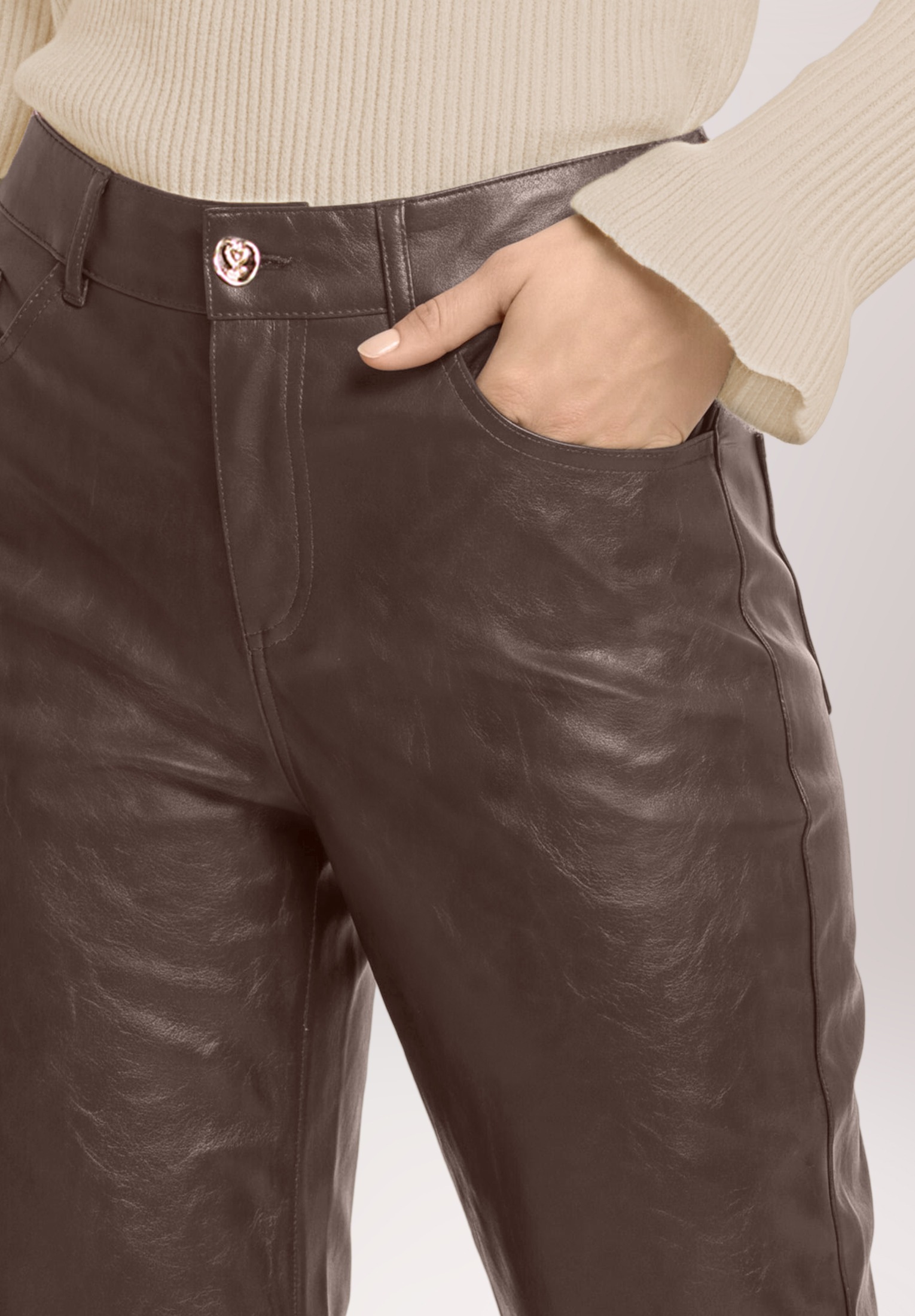 Cartoon Lederimitathose »Damen mit Taschen«