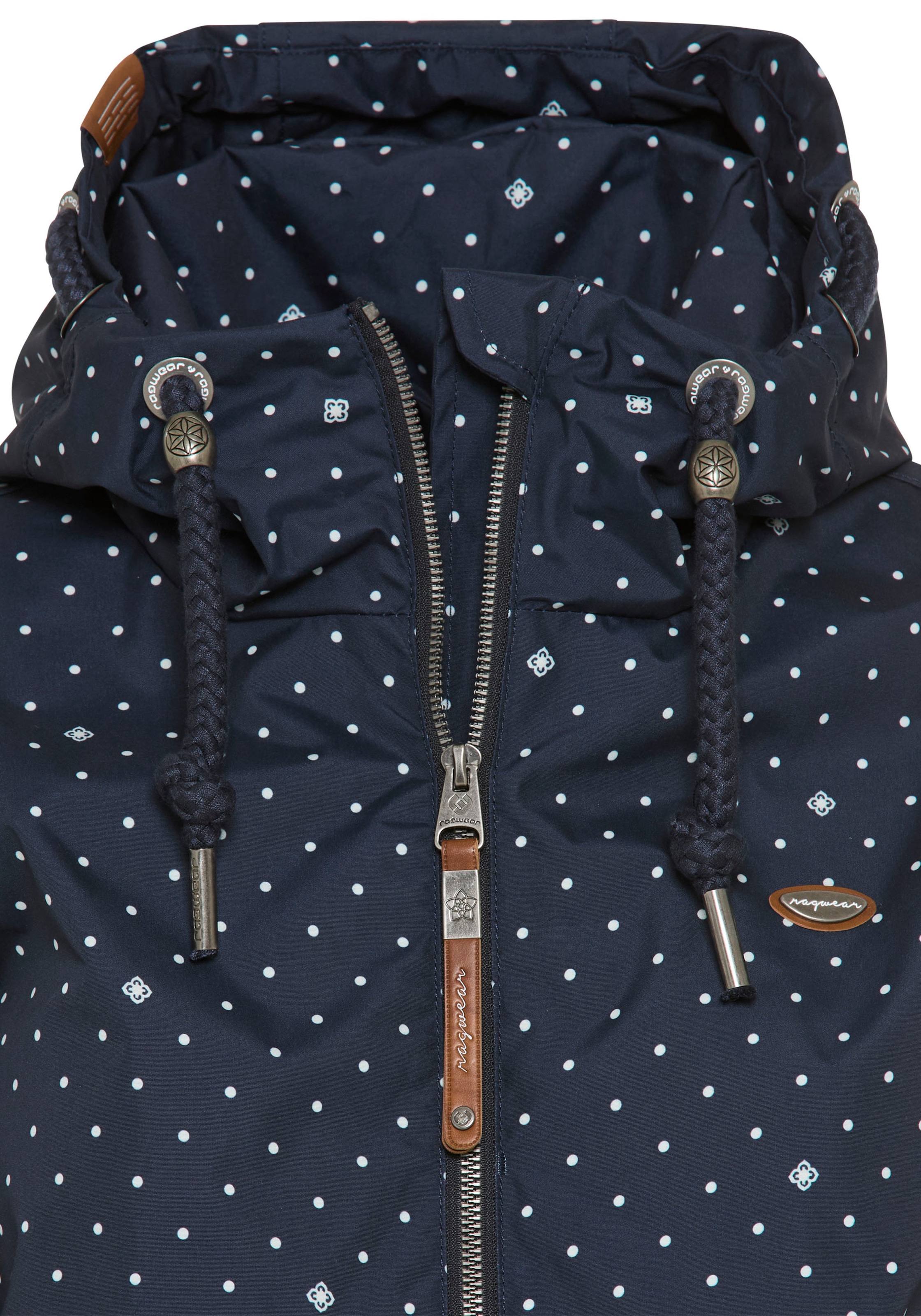 Ragwear Outdoorjacke »NUGGIE DOTS O« mit Kapuze aus Polyester, hüftlange Passform, hochschließender Kragen