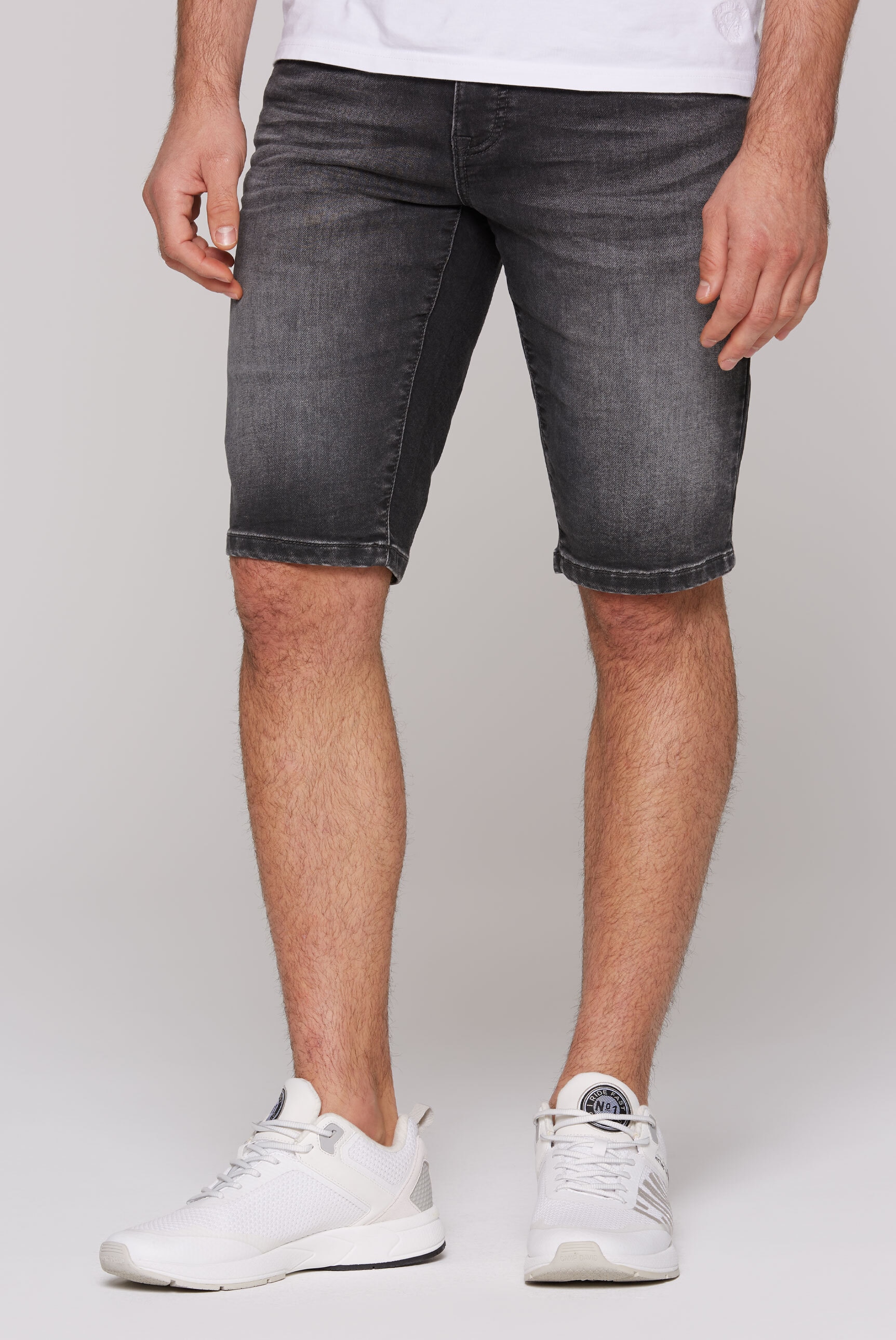 CAMP DAVID Jeansshorts, mit Turn-Up Saum