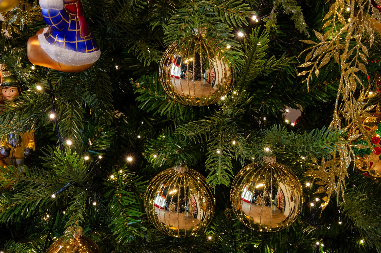 Guido Maria Kretschmer Home&Living Weihnachtsbaumkugel »Rikka, Weihnachtsdeko, Christbaumschmuck« Christbaumkugeln aus Glas, mundgeblasen und handbemalt