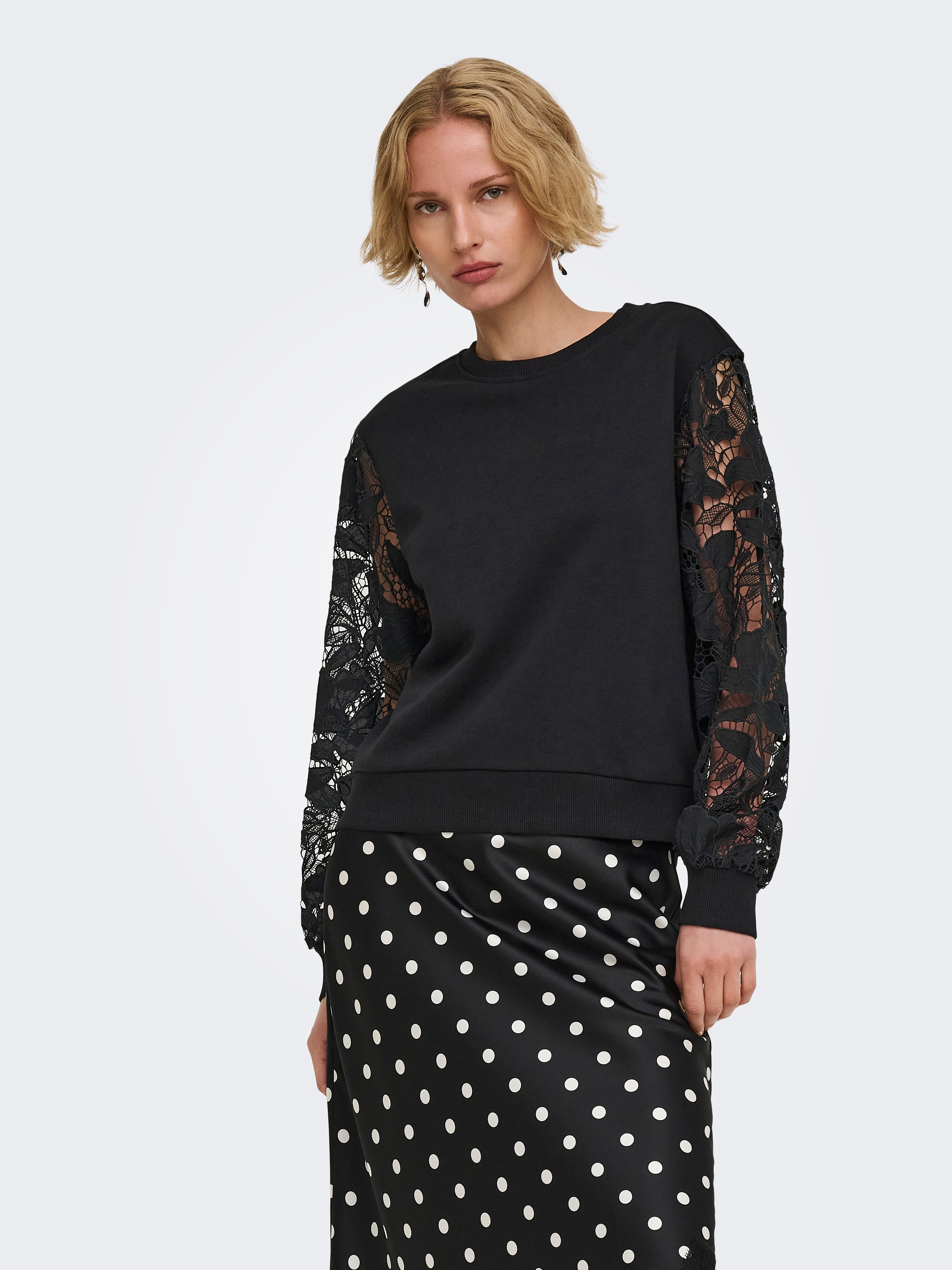 ONLY Sweatshirt "ONLSTILLA L/S LACE SLEEVES CS SWT", Baumwollmischung, regular fit