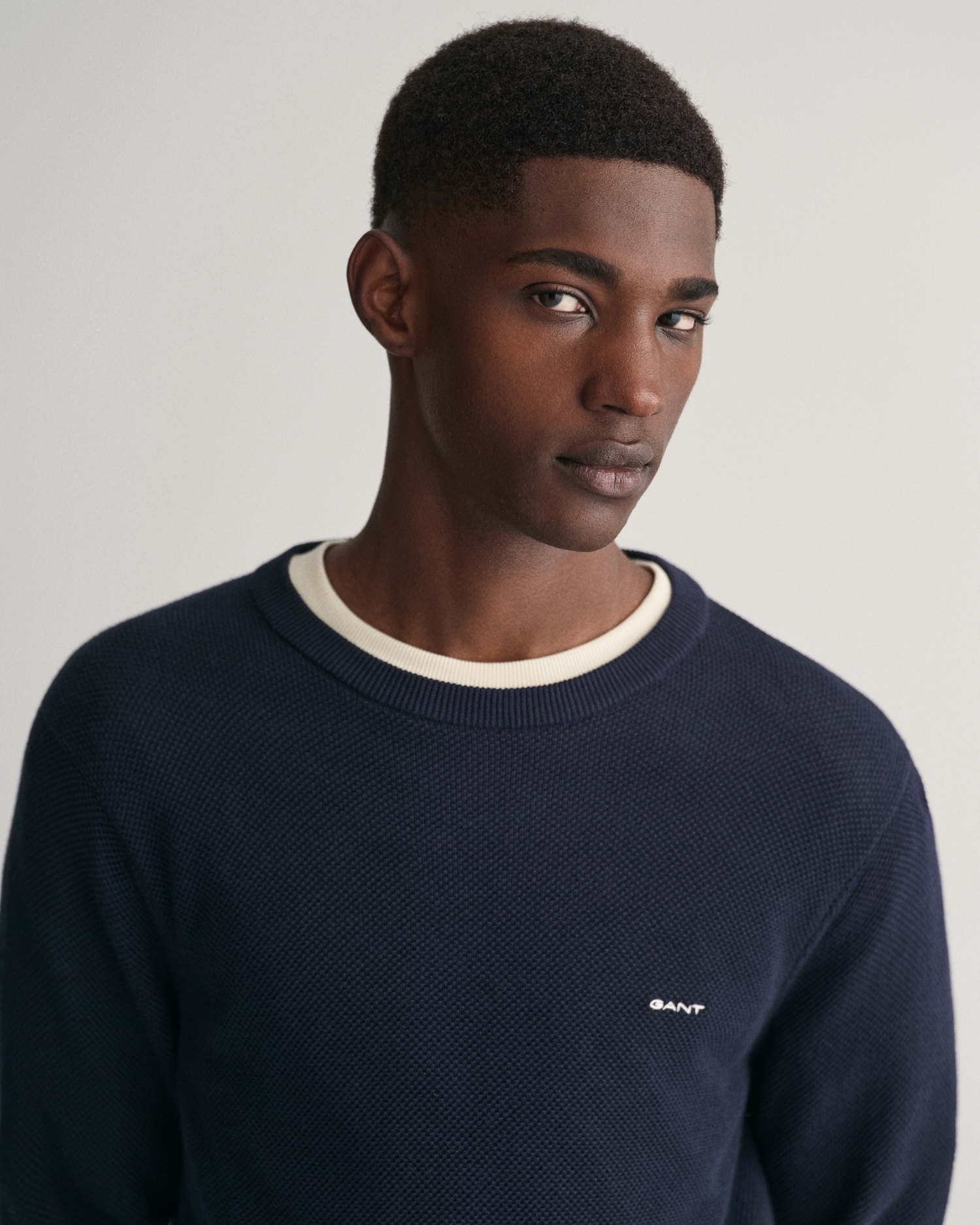 Gant Rundhalspullover »COTTON PIQUE C-NECK«, mit Logostickerei auf der Brust