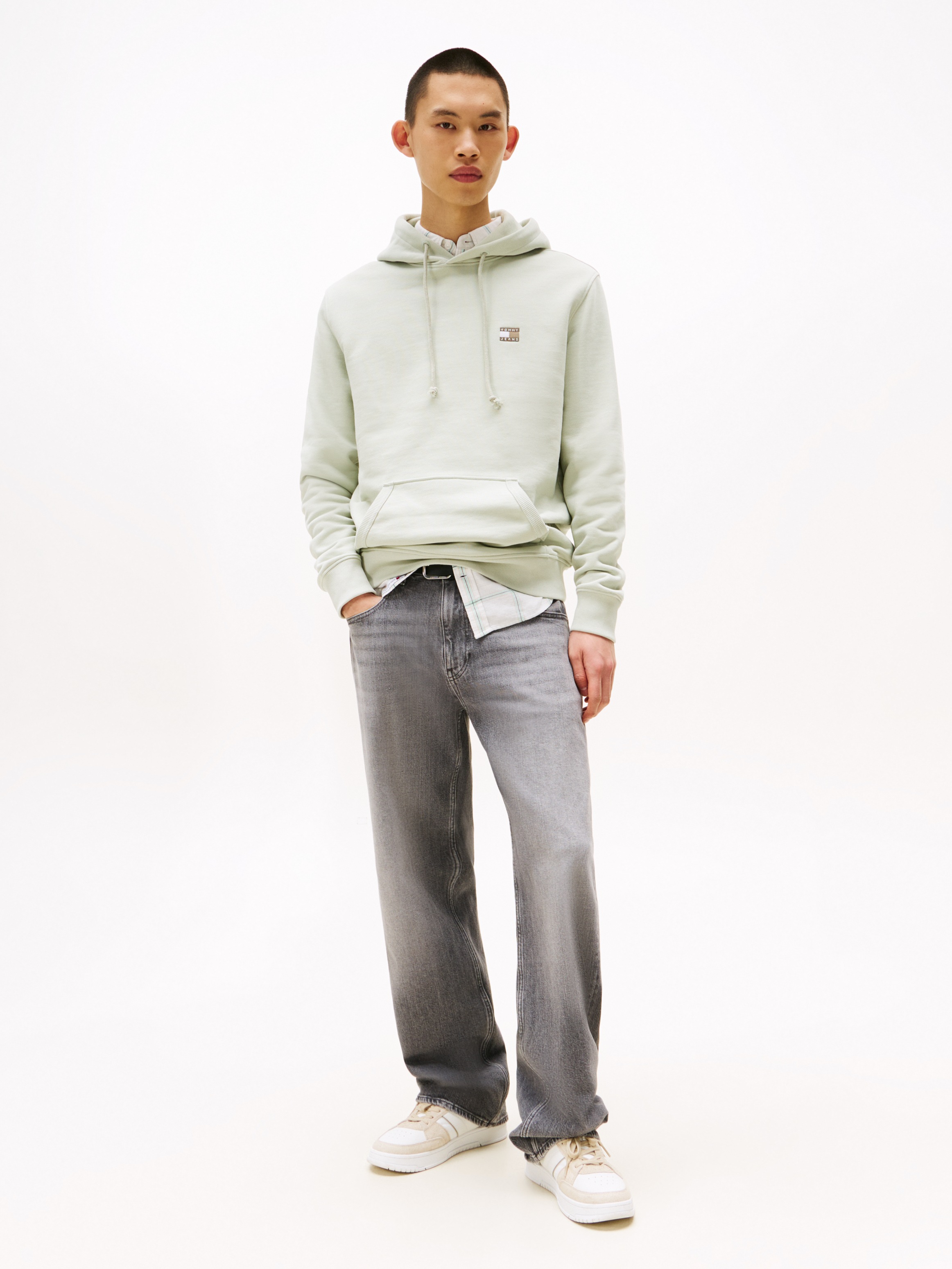 Tommy Jeans Hoodie »TJM REG BADGE HOODIE EXT«, Mit Rundhalsausschnitt