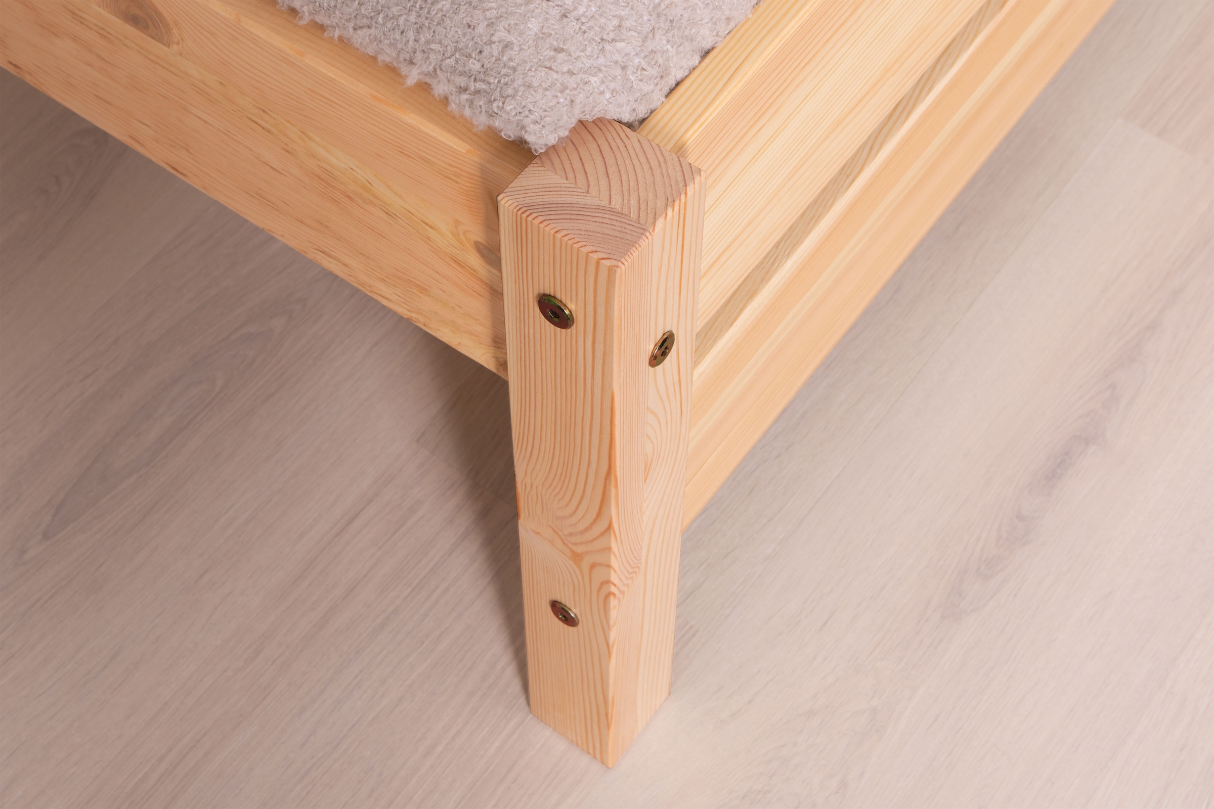 Ticaa Massivholzbett »Bora«, ideal fürs Kinder- und Jugendzimmer, inklusive Rollrost
