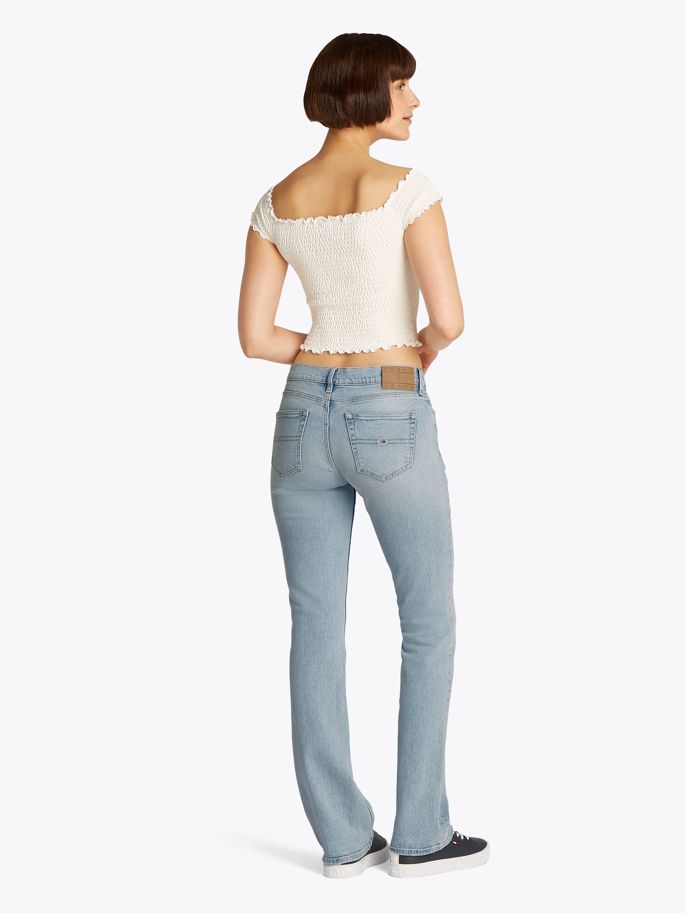Tommy Jeans Bootcut-Jeans »Maddie Mid Rise Bootcut« in hellblauer Waschung