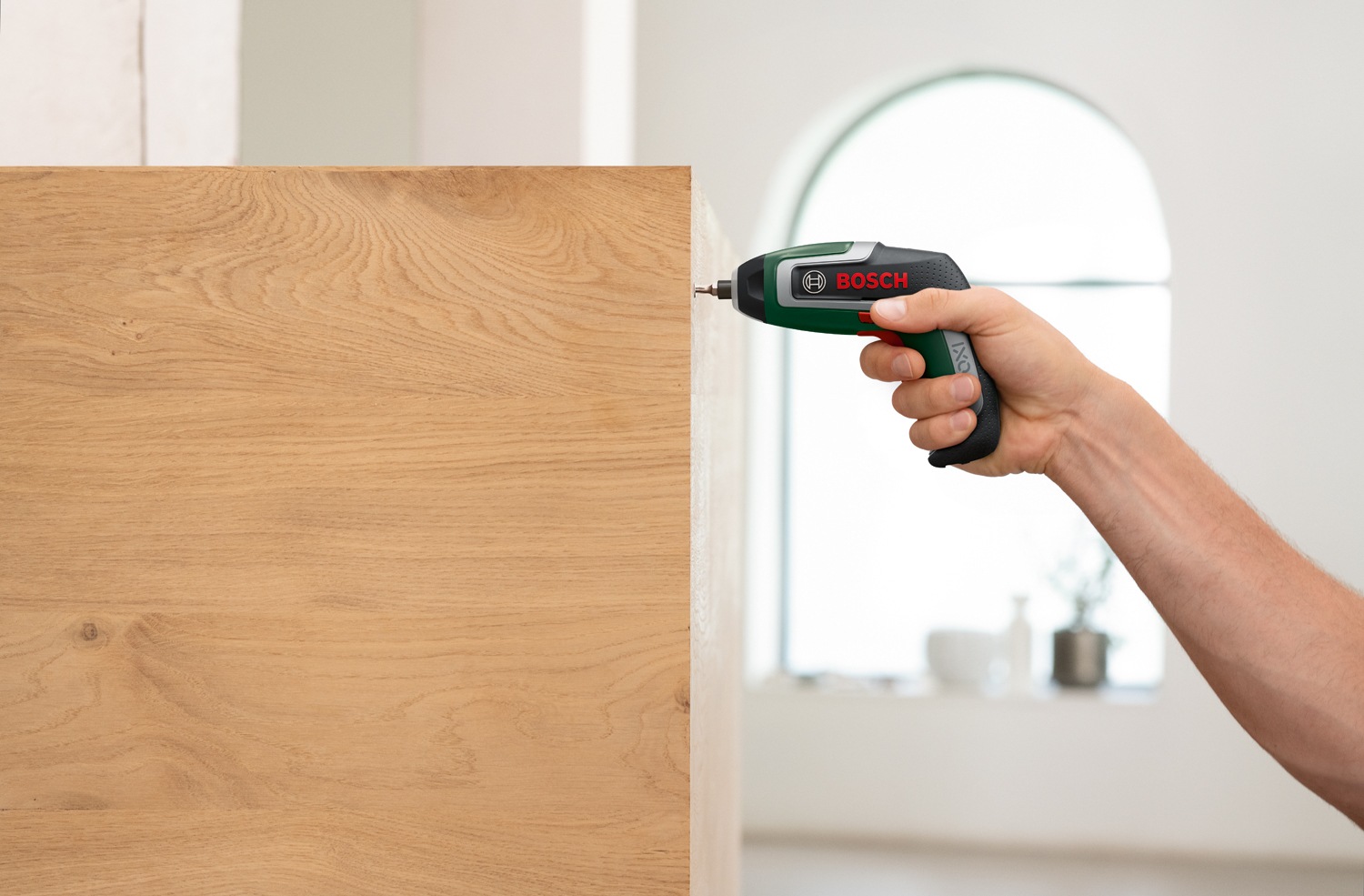 Bosch Home & Garden Akku-Schrauber »IXO 7« mit 32-tlg. Schrauberbit-Set