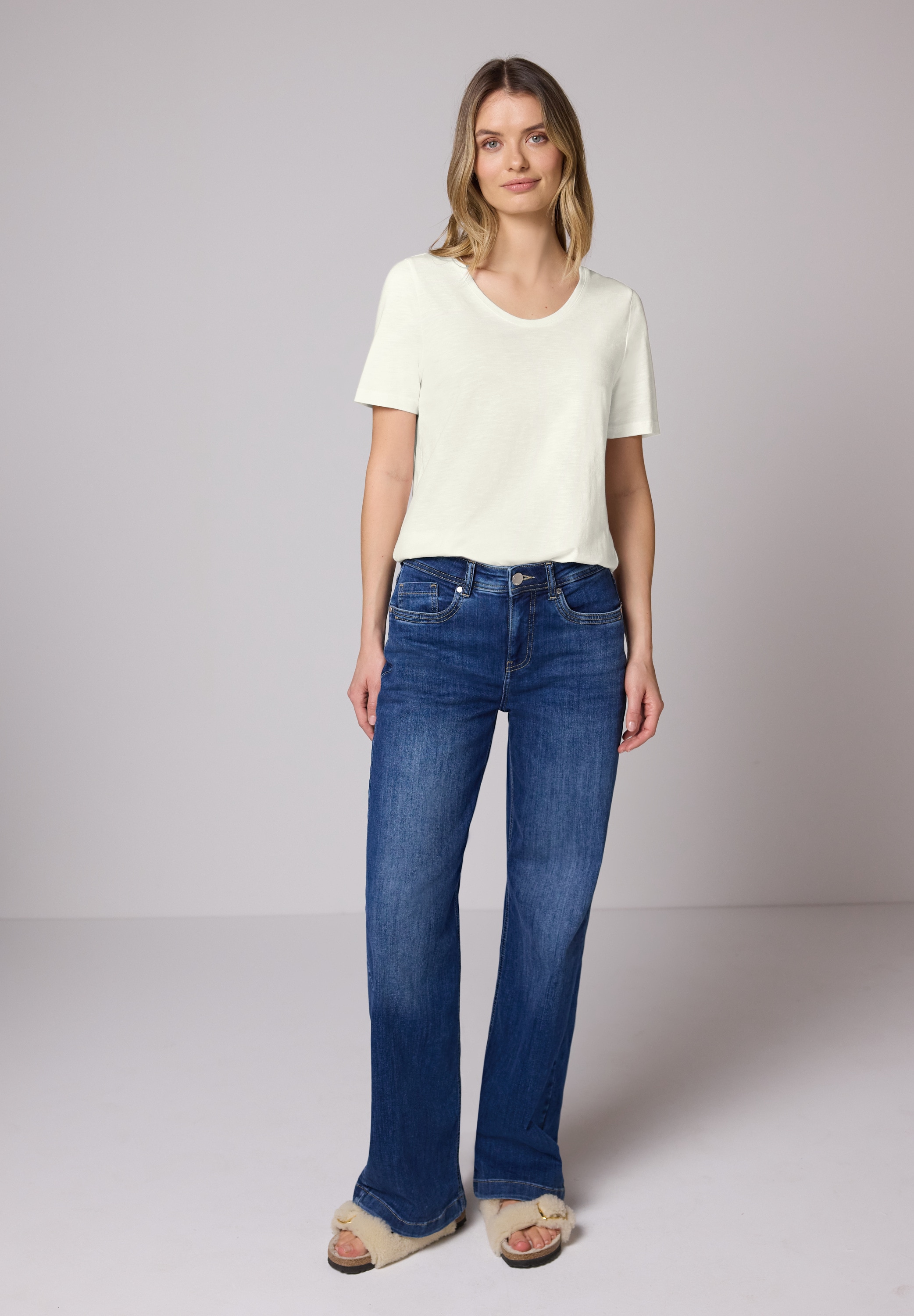 STREET ONE V-Shirt im Basic-Style