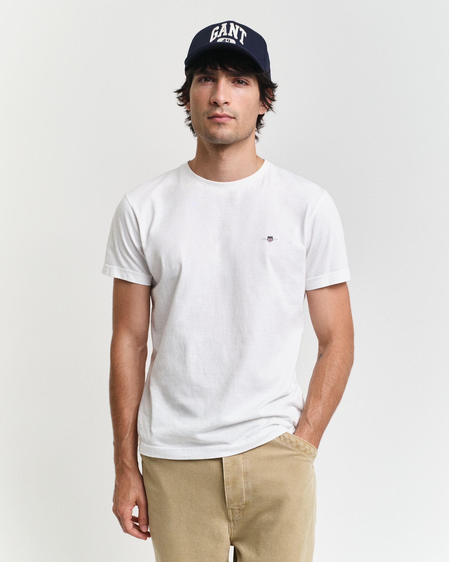 Gant T-Shirt »SLIM SHIELD SS T-SHIRT«, mit Logostickerei auf der Brust