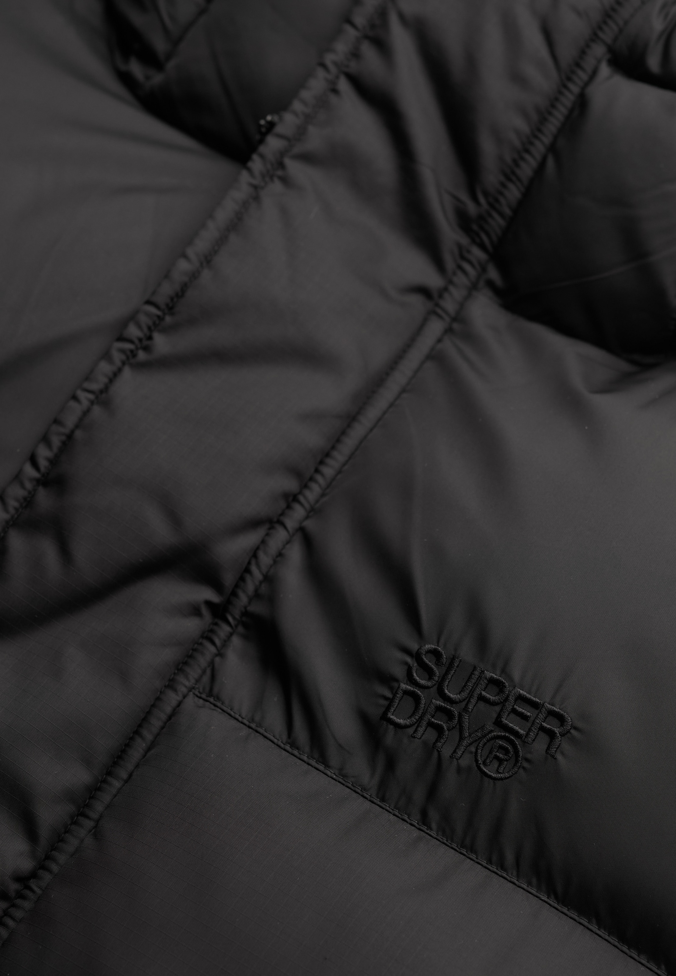 Superdry Steppjacke »HOODED TECH PADDED JKT«, mit Kapuze