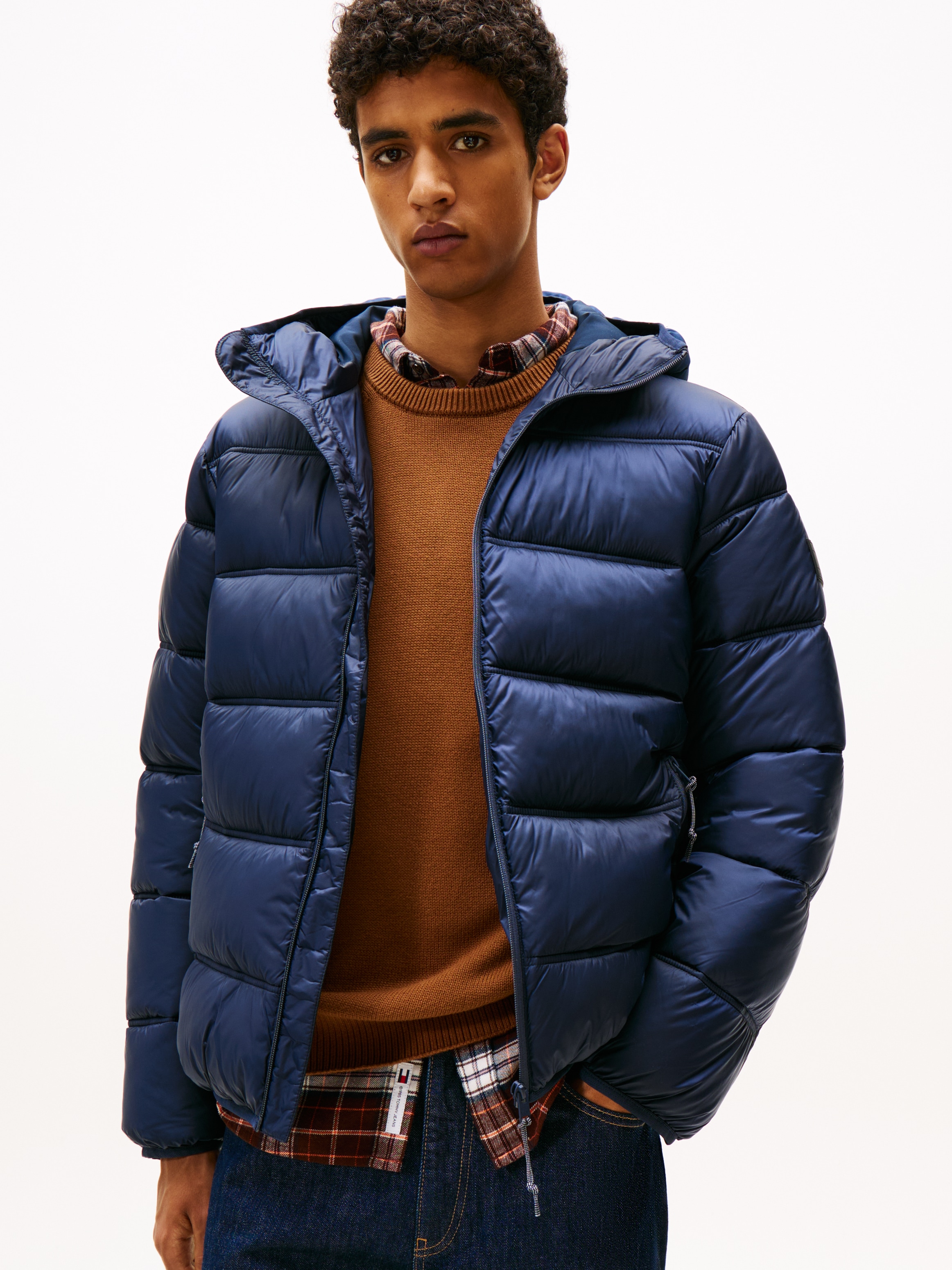 Tommy Jeans Steppjacke "HOODED LOGO PUFFER" mit Kapuze Übergangsjacke Regul günstig online kaufen