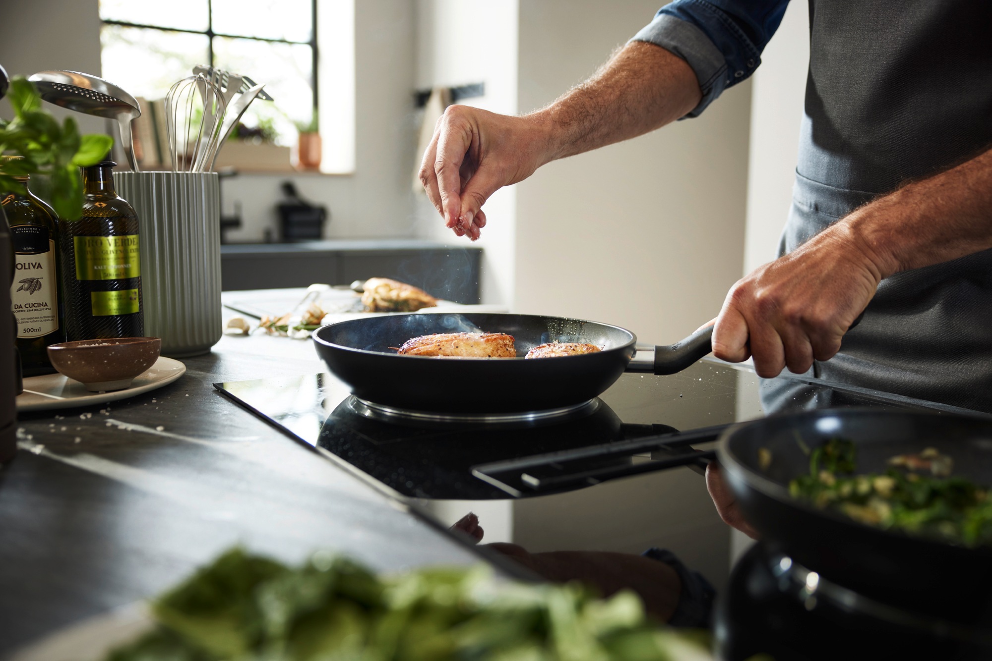 Fissler Bratpfanne »Essential«, Aluminium, (1 tlg.), Made in Germany, HERGESTELLT OHNE PFAS/PTFE, KERAMIK-BESCHICHTET