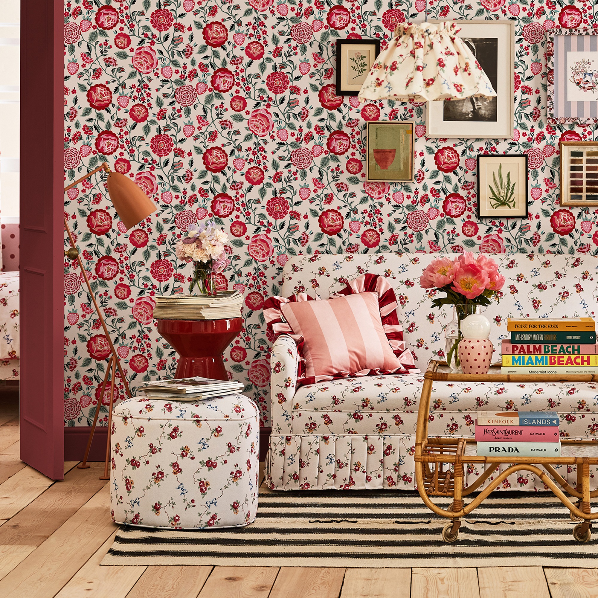 Cath Kidston Vliestapete "Strawberry Garden" Geblümt Glatt 10mx52cm (ca. 5m2)