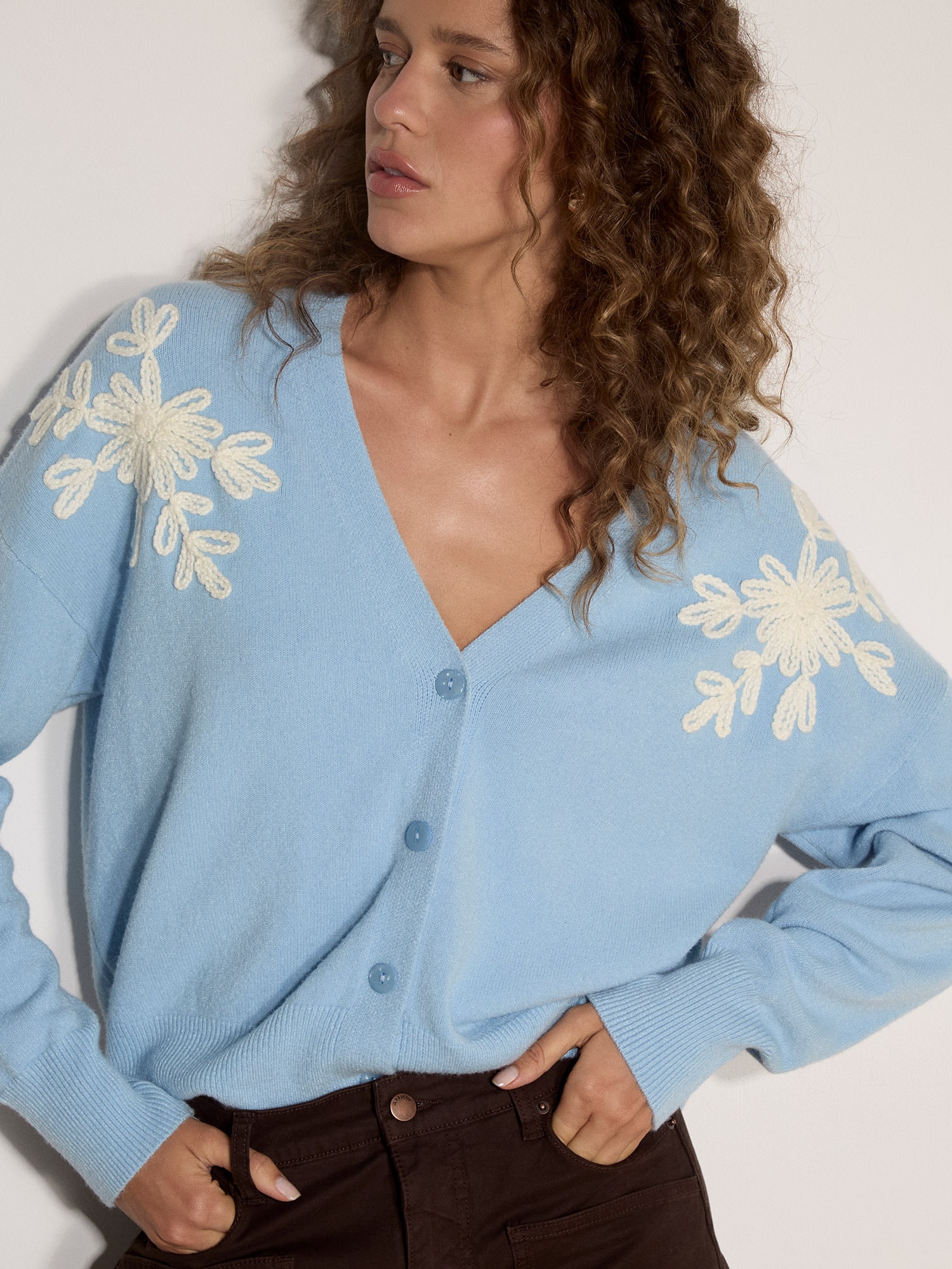 Apricot Cardigan "Cardigan mit Blumenapplikationen" mit Stickerei