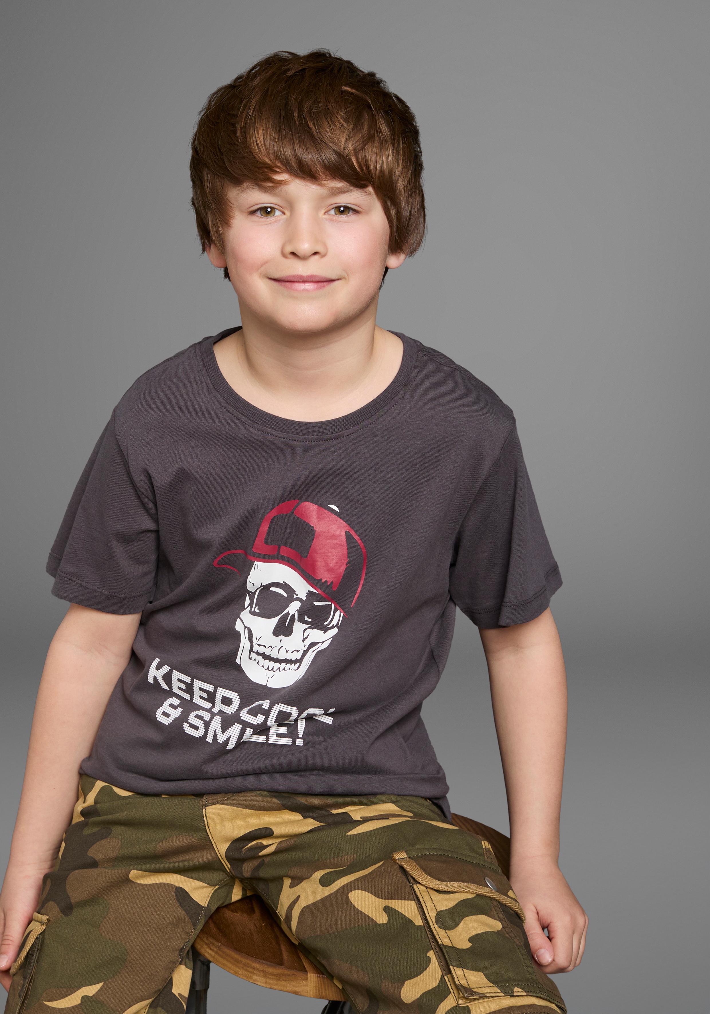 KIDSWORLD T-Shirt "Mit Sprüche-Print: KEEP COOL..." kurzärmelig, basic geschnitten, Rundhalsausschnitt, aus Baumwolle