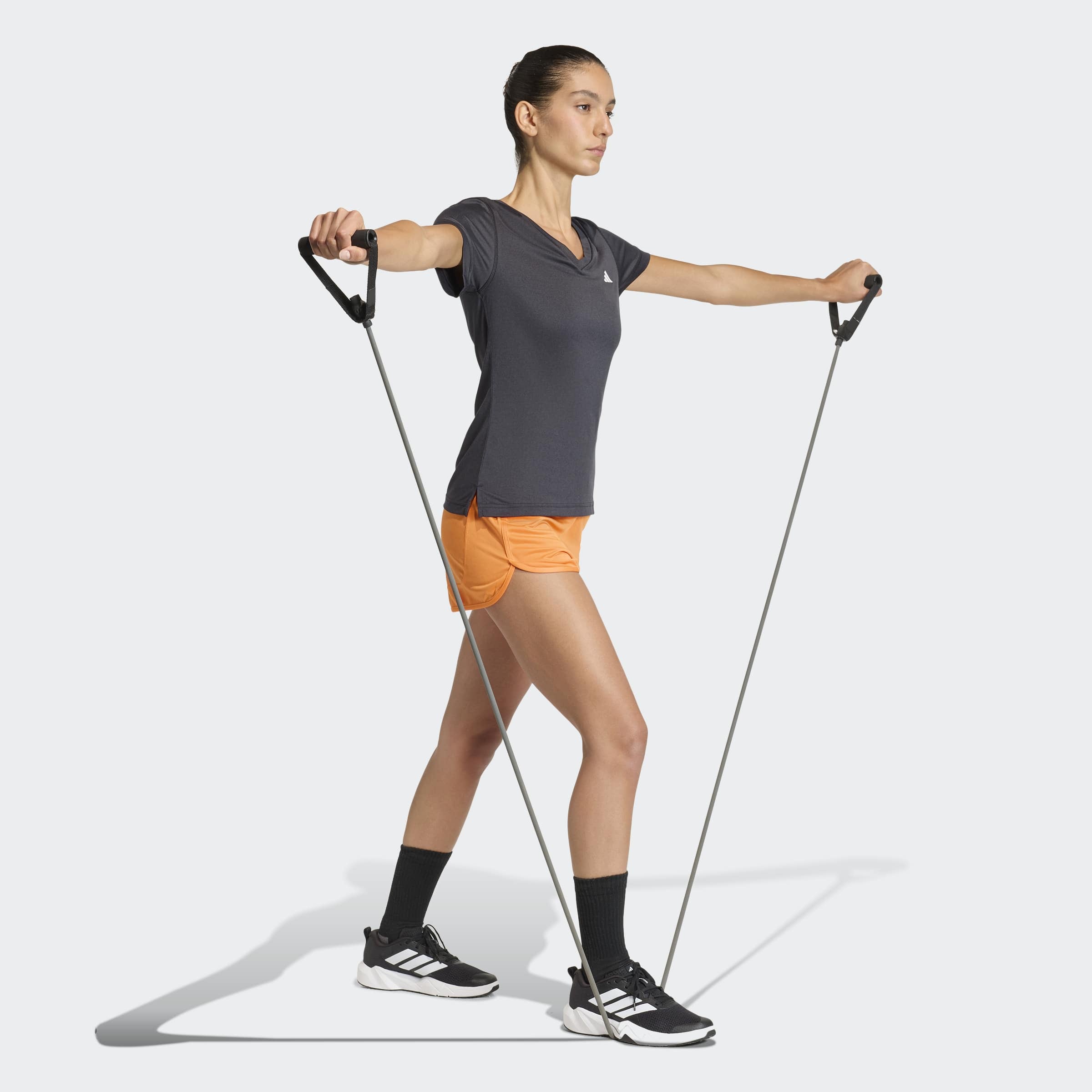 adidas Performance T-Shirt »ADIDAS WORKOUT ESSENTIALS MIT V-AUSSCHNITT« mit V-Ausschnitt, ohne Verschluss
