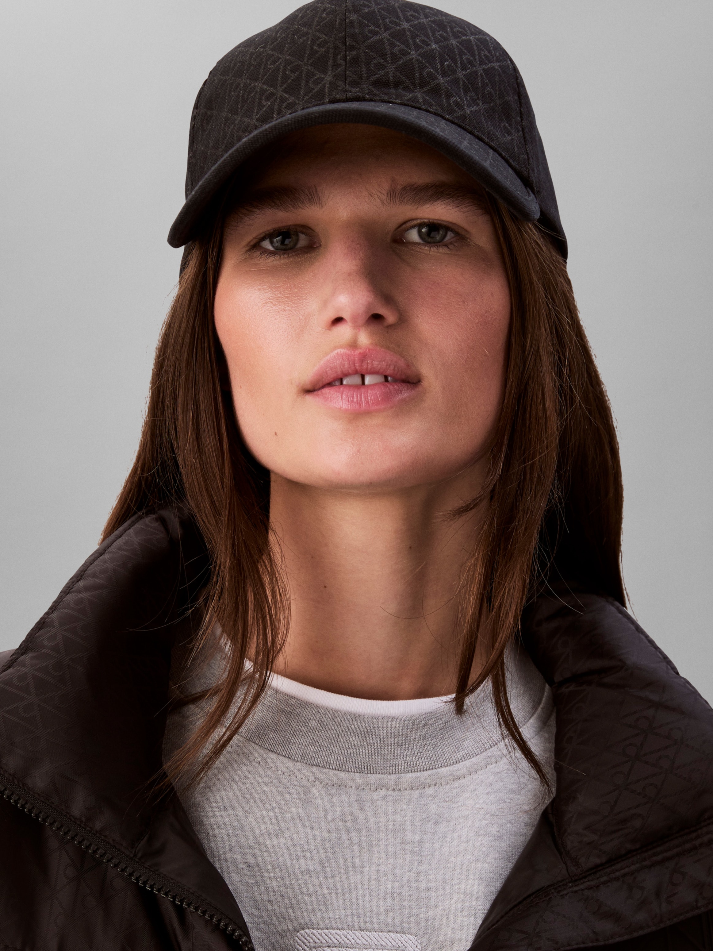 Calvin Klein Baseball Cap »EMBLEM PRINT w LEATHER PATCH CAP« Regular fit und größenverstellbar