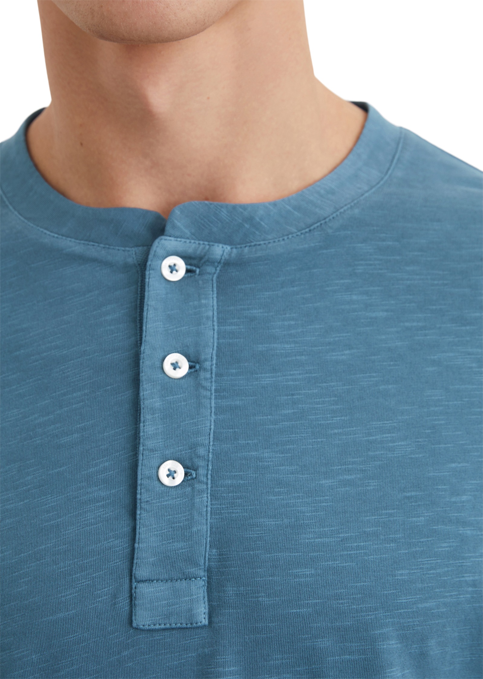 Marc O'Polo Henleyshirt, leichte Struktur für eine dezente, lebendige Optik