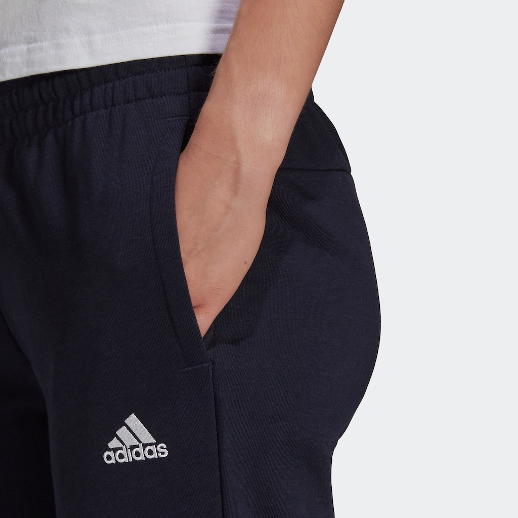 adidas Sportswear Sporthose »ESSENTIALS FRENCH TERRY LOGO HOSE«, (1 tlg.)