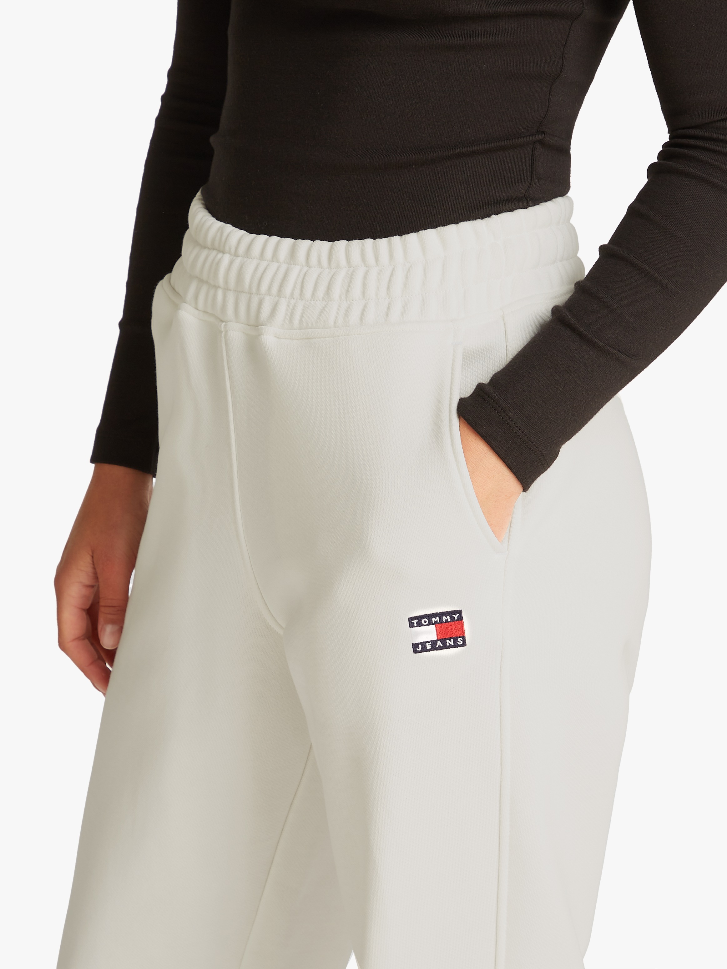 Tommy Jeans Jogginghose "TJW BADGE JOGGER", mit Logostickerei günstig online kaufen