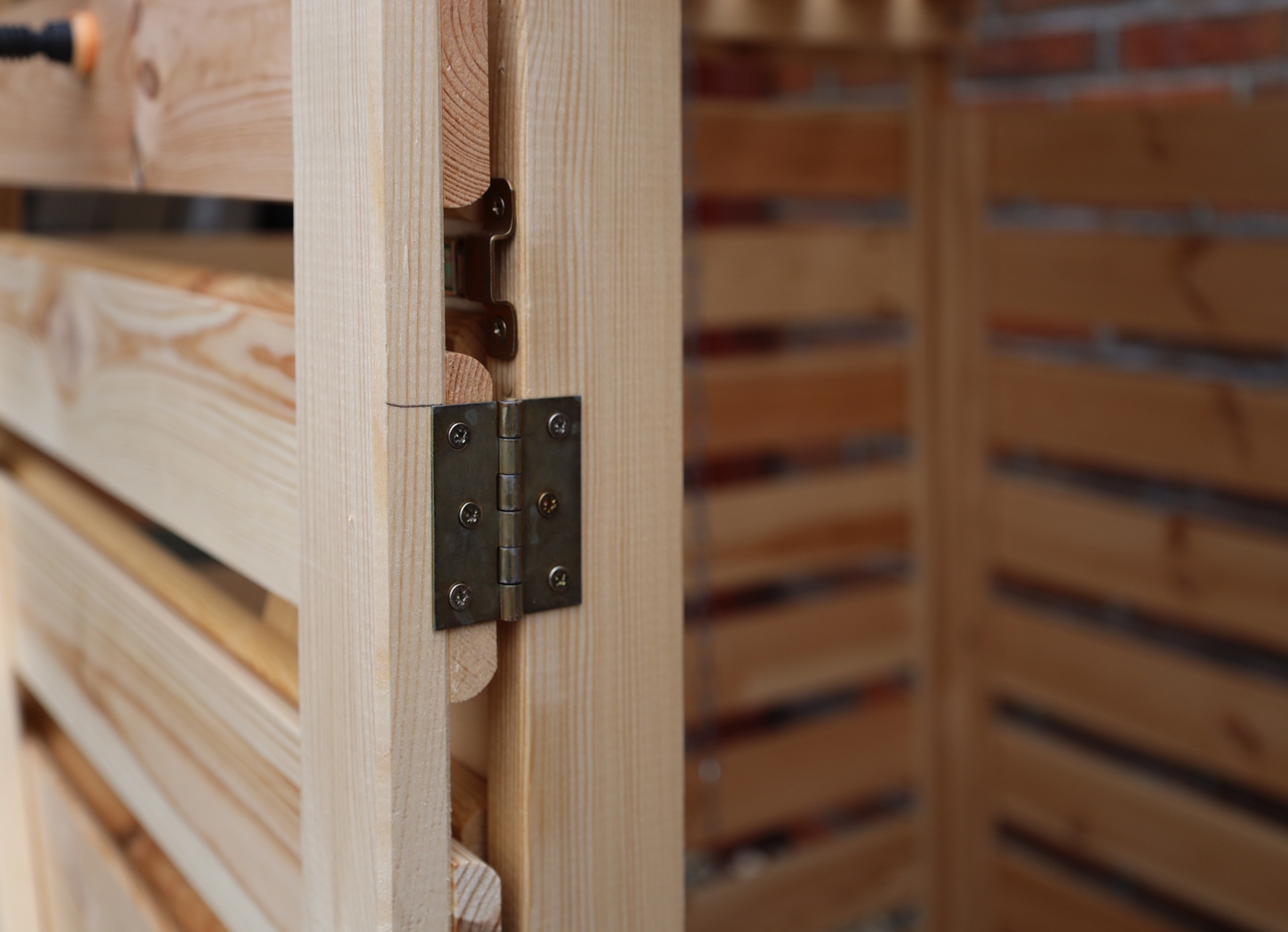 promadino Mülltonnenbox »Vario V«, für 3 Tonnen, robust aus ökologisch, zertifiziertem Kiefernholz
