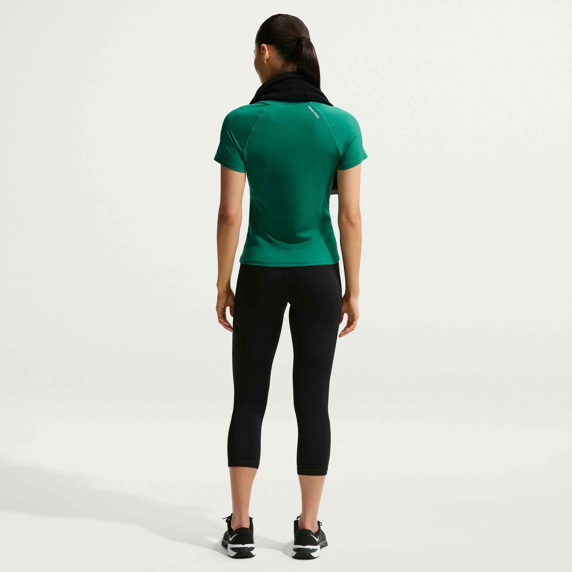 Nike Trainingstights "Nike Pro Womens Mid-Rise Crop Leggings" schnell trock günstig online kaufen