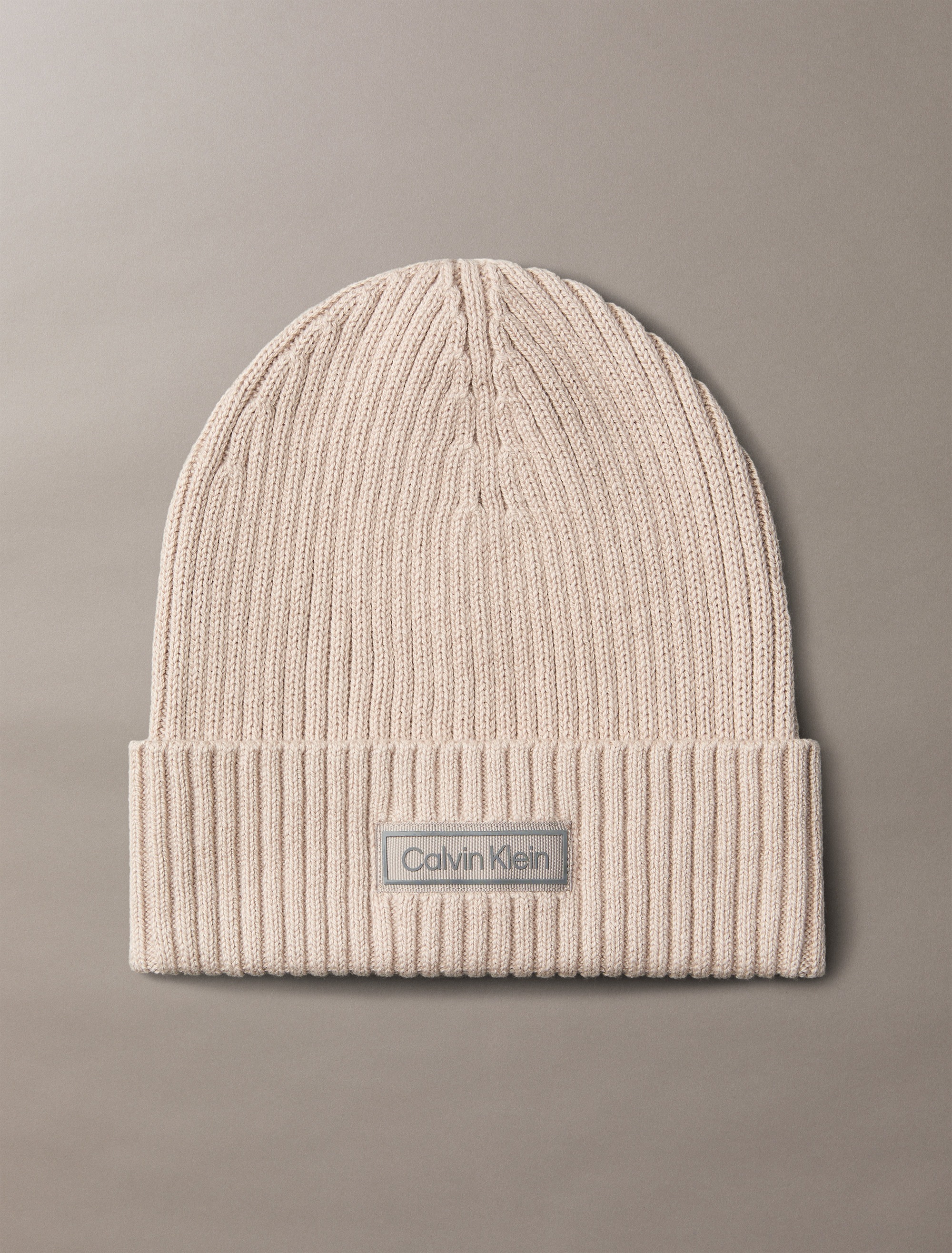 Calvin Klein Strickmütze »PATCH CHUNKY RIB COTTON BEANIE«, Perfekt für den Alltag