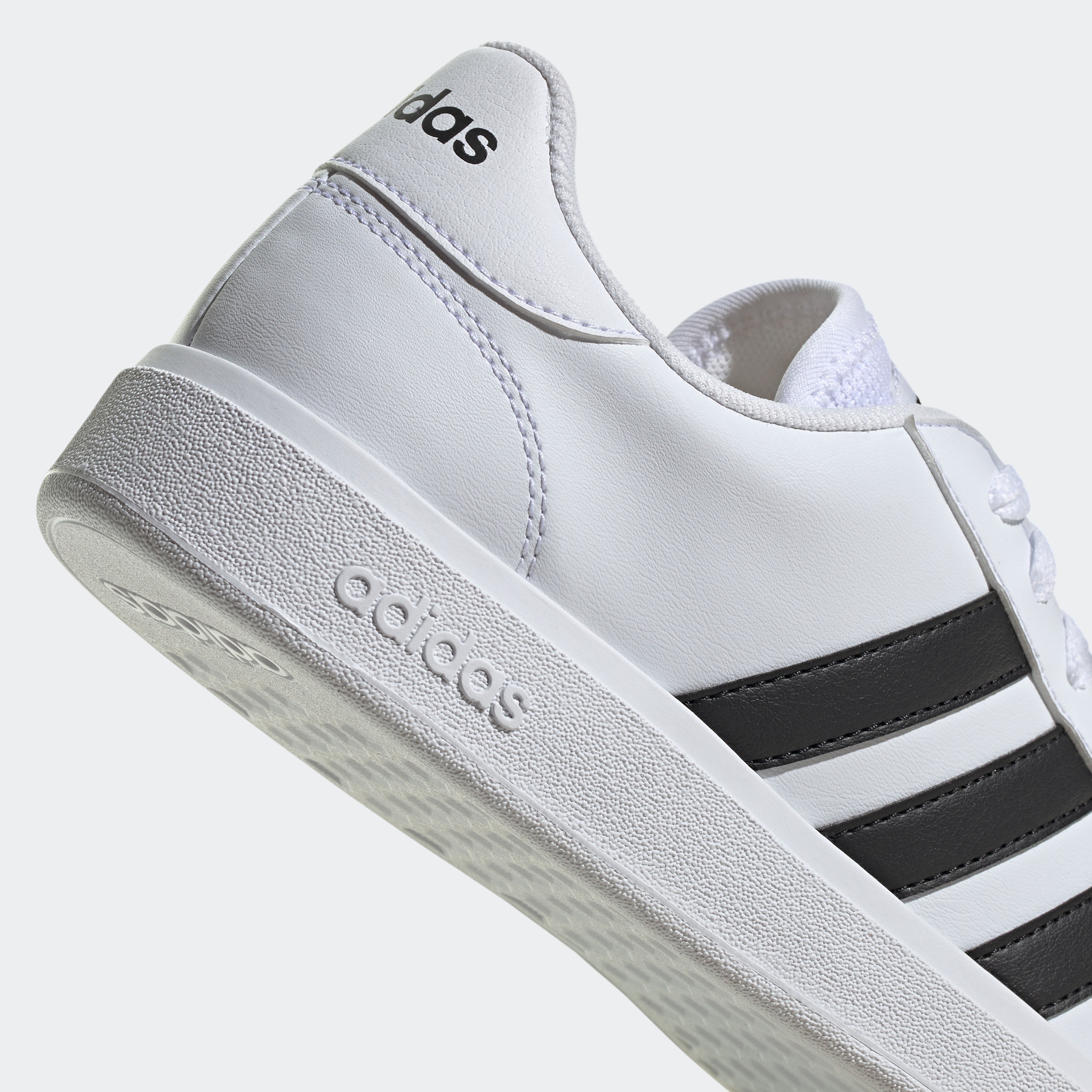 adidas Sportswear Sneaker »GRAND COURT TD LIFESTYLE COURT CASUAL«, Design auf den Spuren des adidas Superstar