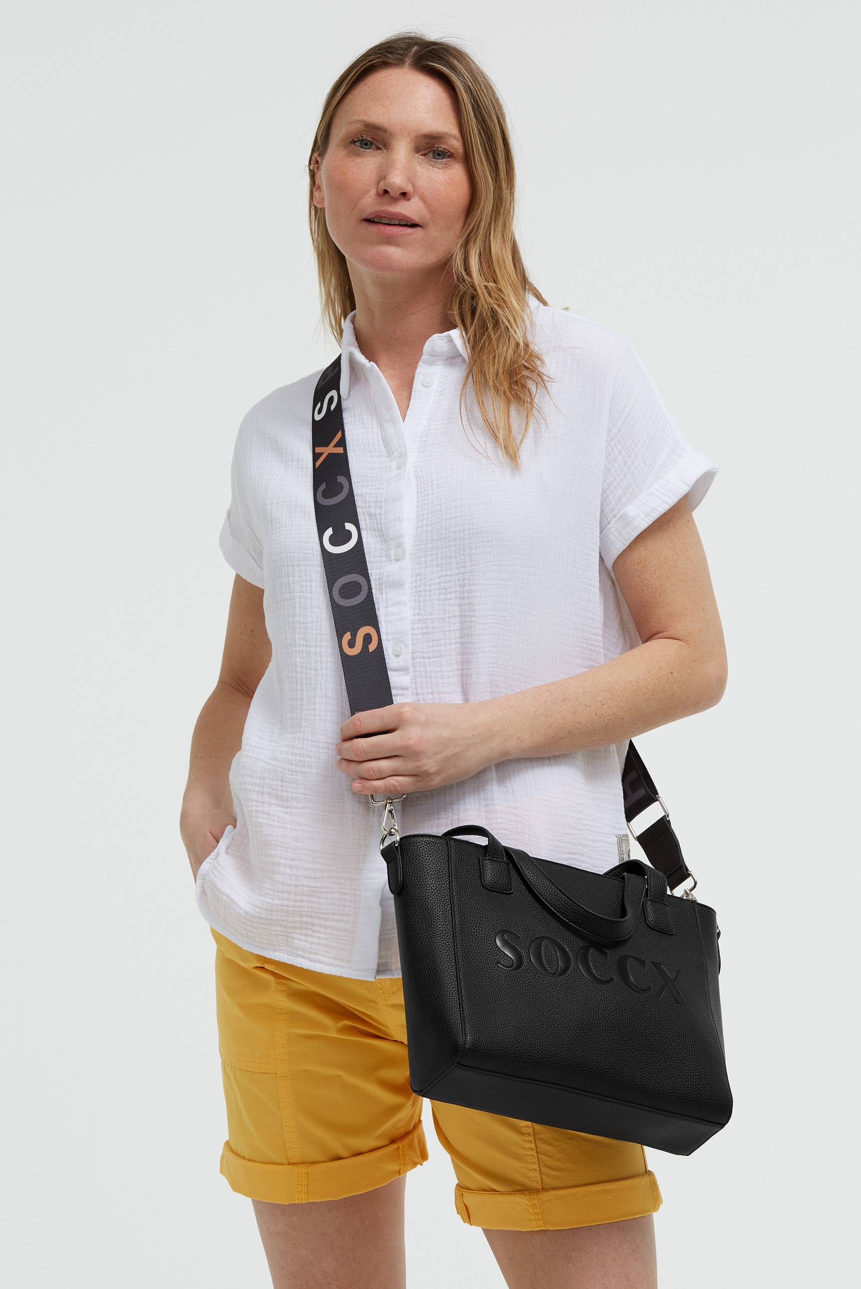 SOCCX Henkeltasche mit abnehmbarem Schulterriemen