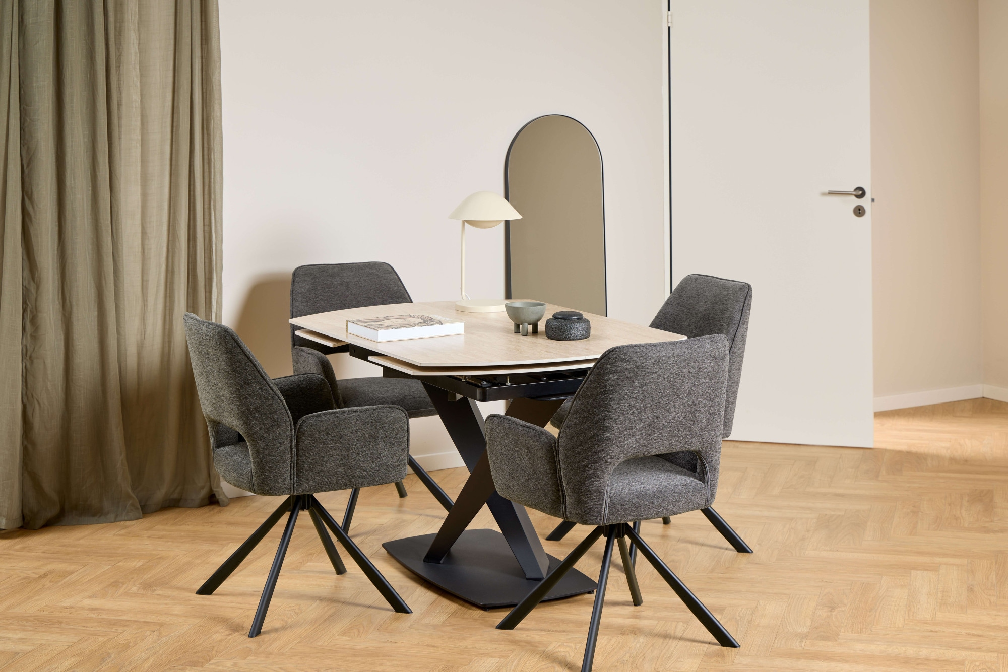 ACTONA GROUP Esszimmerstuhl »Graham 2er Set mit Armlehnen - drehbar & gepolstert, mehreren Farben« (Set) 2 Stk.Stoff, dekorativer Cut-Out, Drehfunktion, 4-Stern-Gestell, FSC™