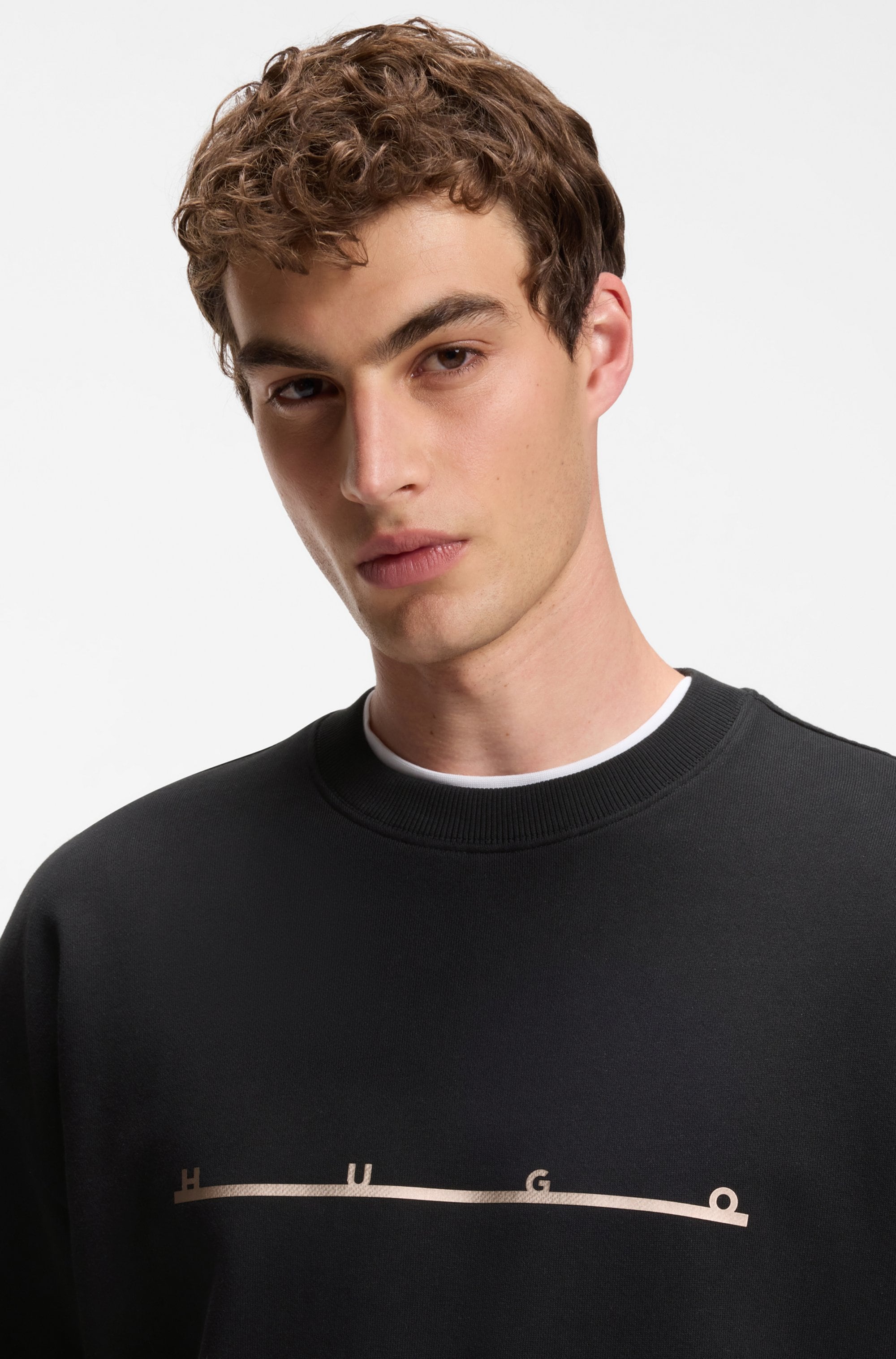 HUGO Sweatshirt »Datrisweat«, Rundhalsausschnitt, Relaxed Fit, reine Baumwolle
