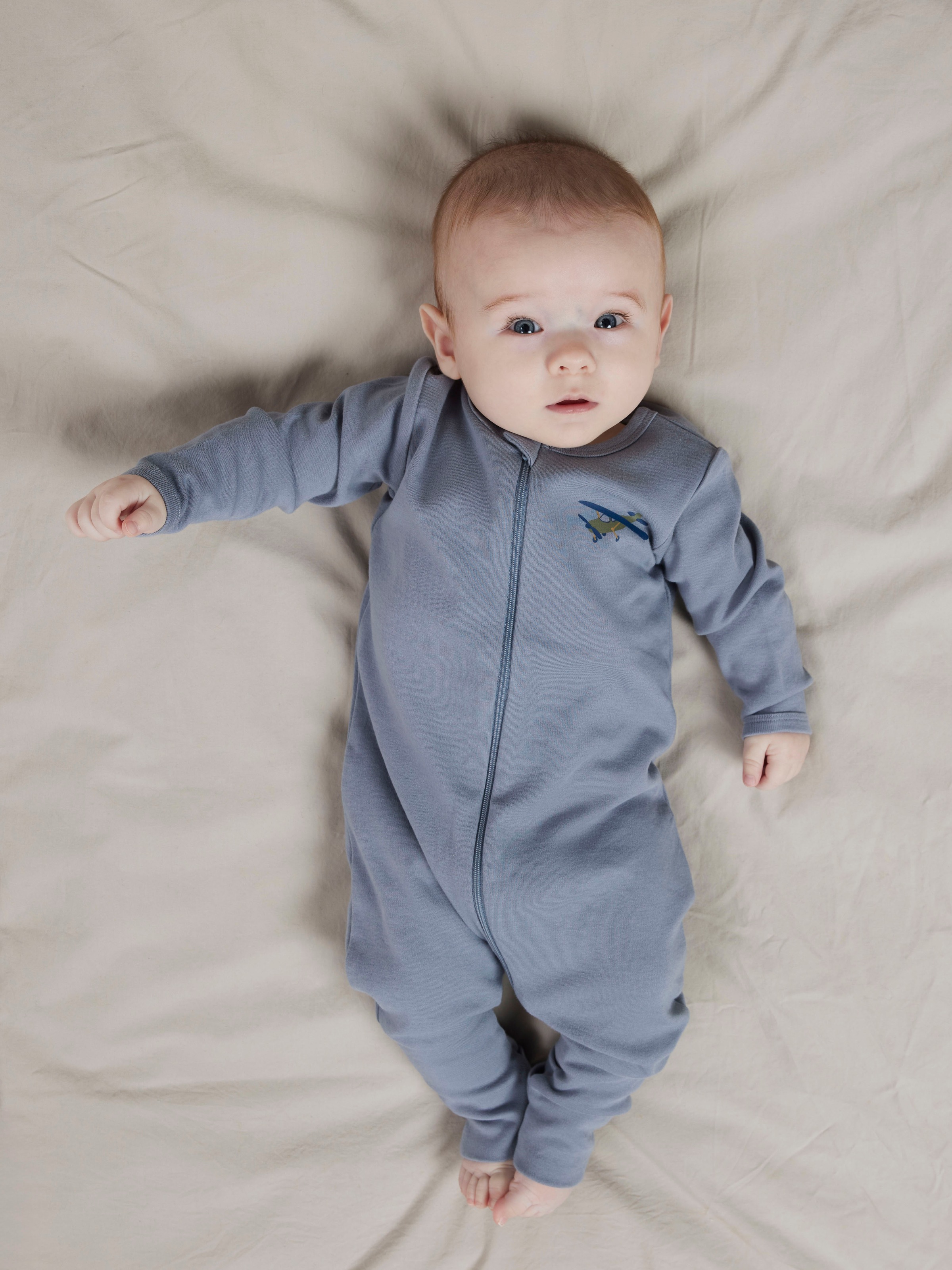 Name It Pyjama »NBMNIGHTSUIT 2P ZIP FF AIRPLANE NOOS« Packung, 2 tlg. zweiteiliges Set, aus Baumwolle, Regular Fit, mit Reißverschluss