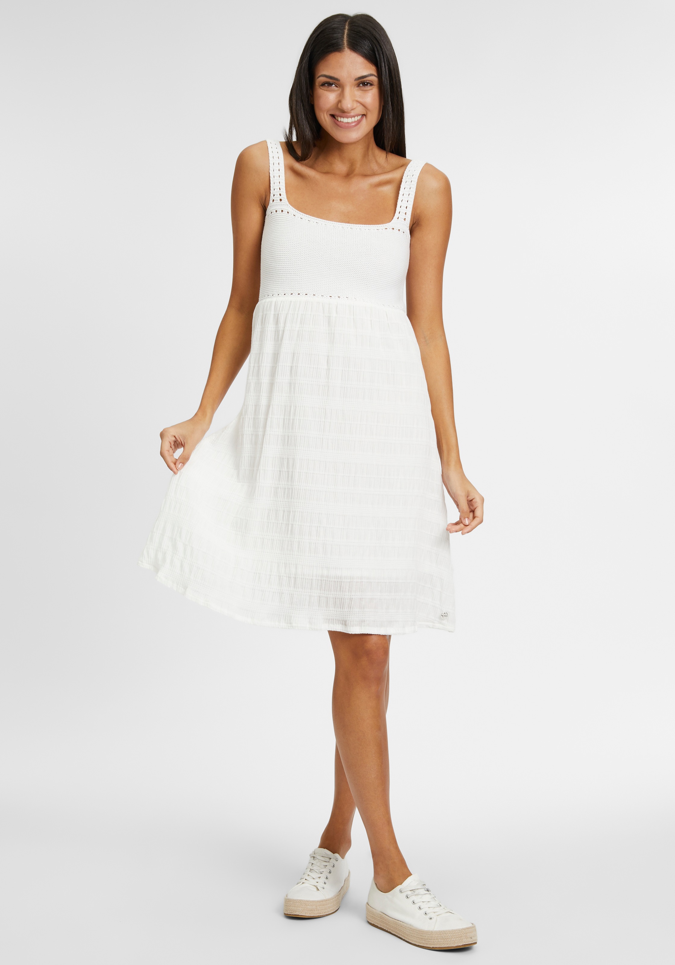 Tamaris Sommerkleid, mit Metalllabel am Saum
