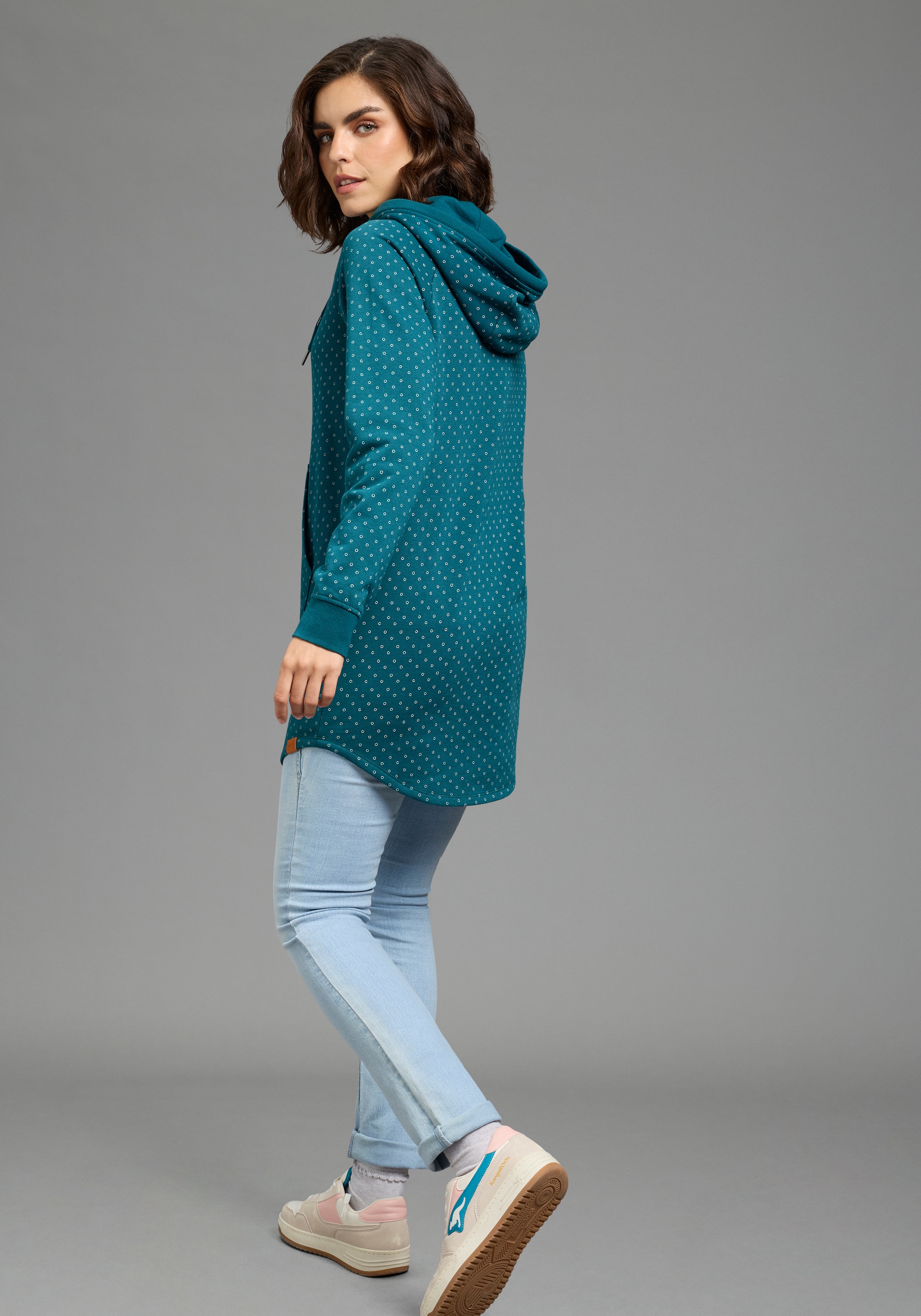 KangaROOS Longsweatshirt , mit Kapuze und Kordelzügen, figurumspielende Passform
