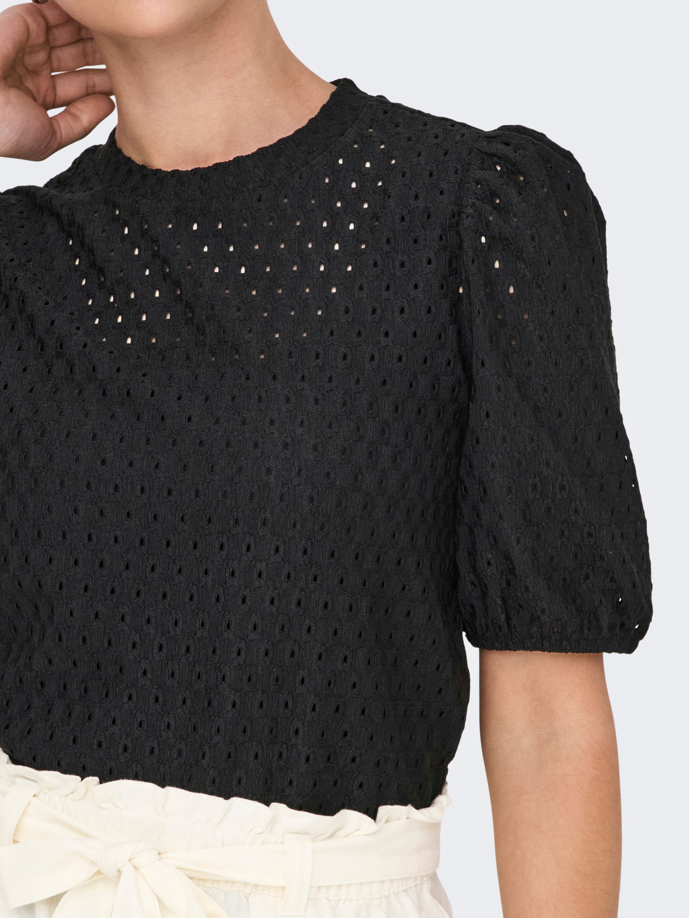 ONLY Kurzarmshirt »ONLELISA S/S O-NECK TOP BOX JRS«