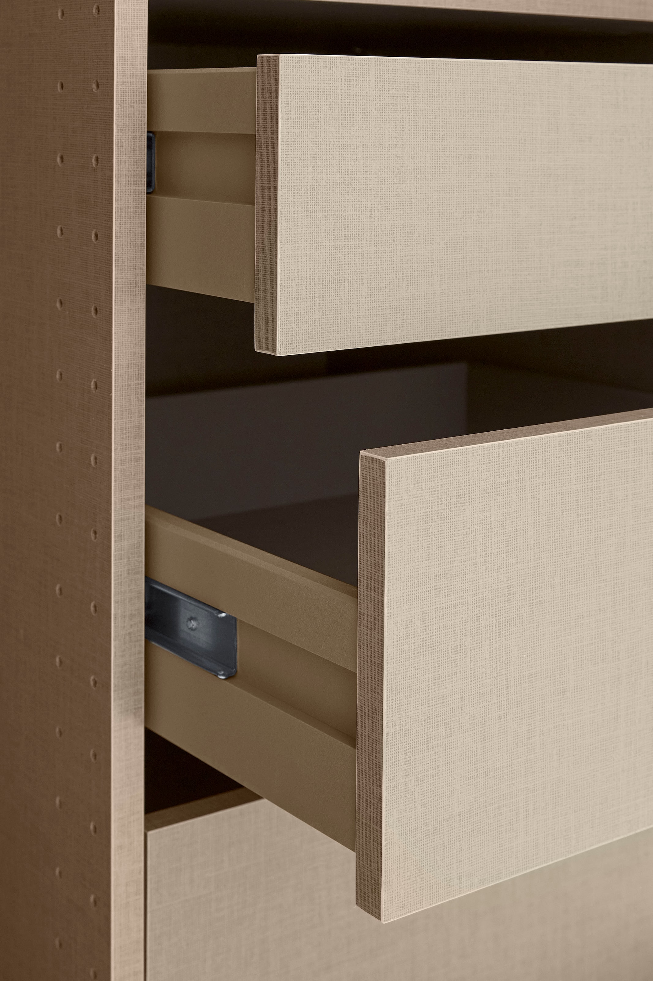 rauch Drehtürenschrank »Kleiderschrank Schrank Garderobe TOPSELLER OTELI inkl. Inneneinteilung«, mit 3 Innenschubladen extra Böden optional mit Spiegel MADE IN GERMANY