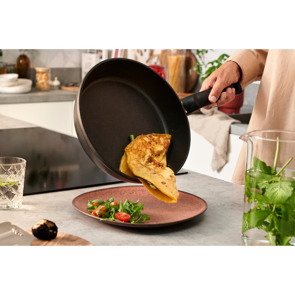 Fissler Bratpfanne »Levital® + Comfort«, Aluminium, (1 tlg.), speziell für gesundes, fettarmes Braten.