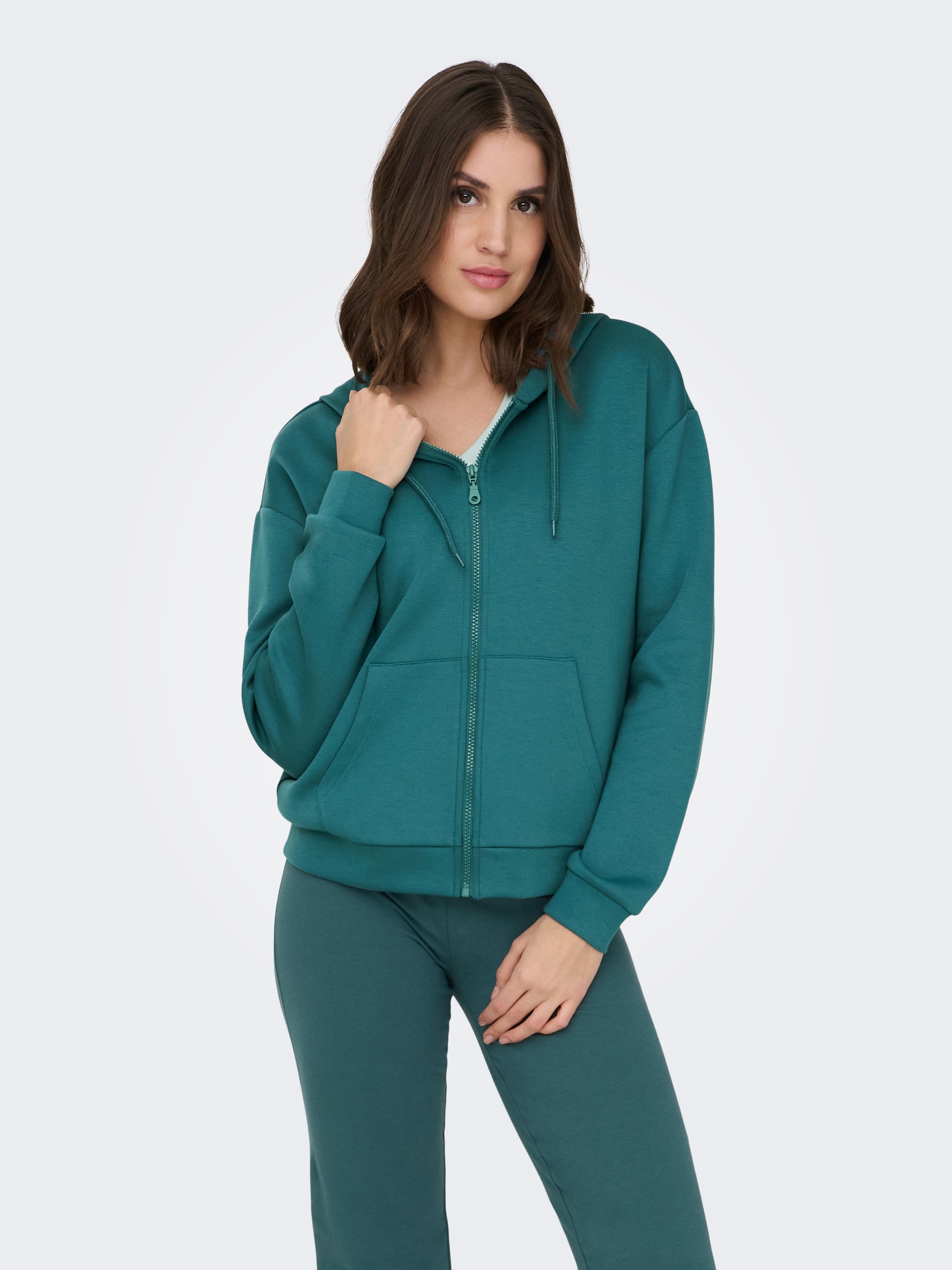 ONLY Play Kapuzensweatshirt »ONPLOUNGE LIFE HOOD FZ LS SWT NOOS«, aus Polyester, Viskose und Elasthan, Regular Fit, mit Reißverschluss
