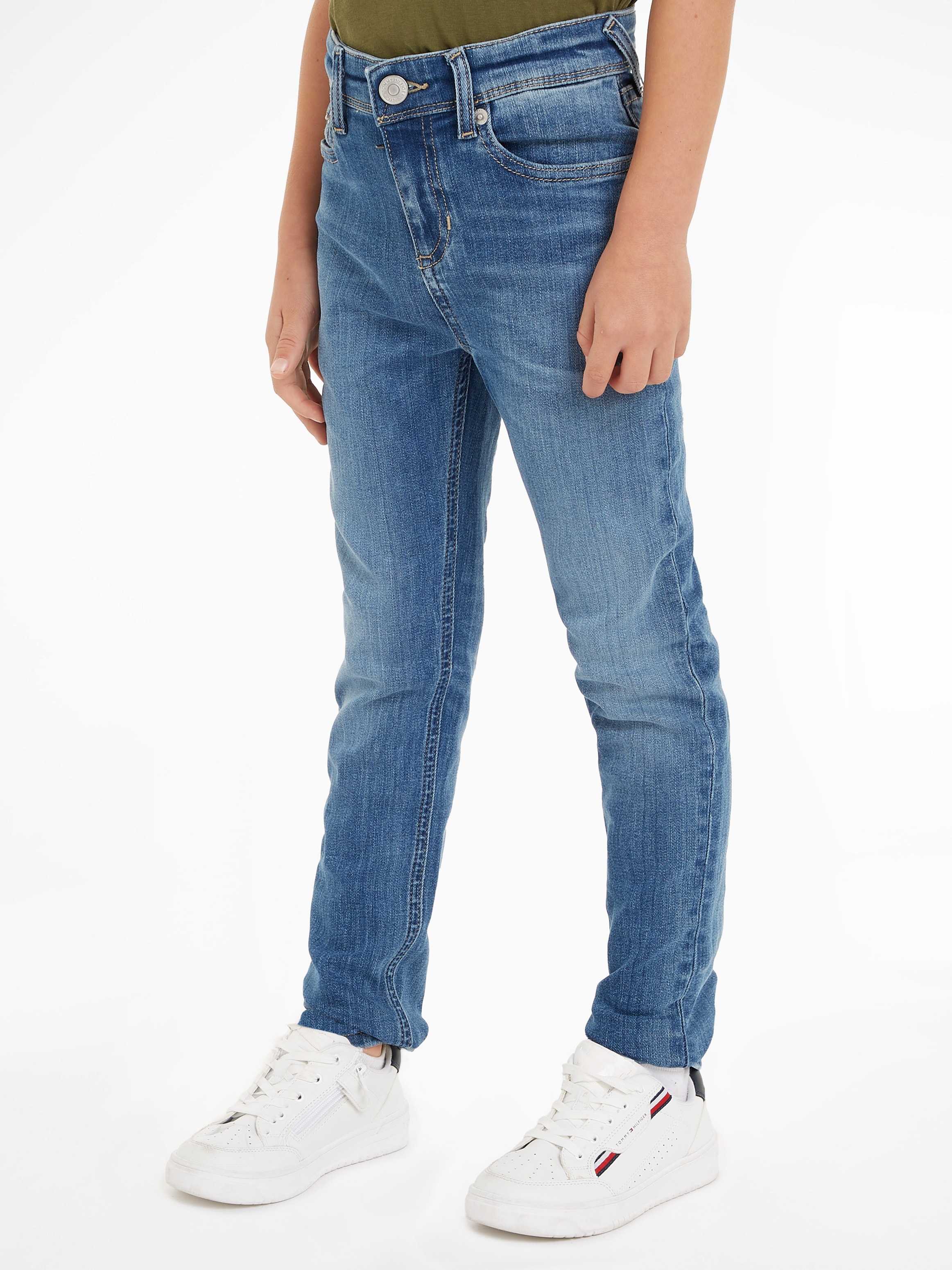 Tommy Hilfiger Skinny-fit-Jeans »SCANTON Y MID BLUE WASH DENIM«, Kinder bis 16 Jahre mit Logostickerei