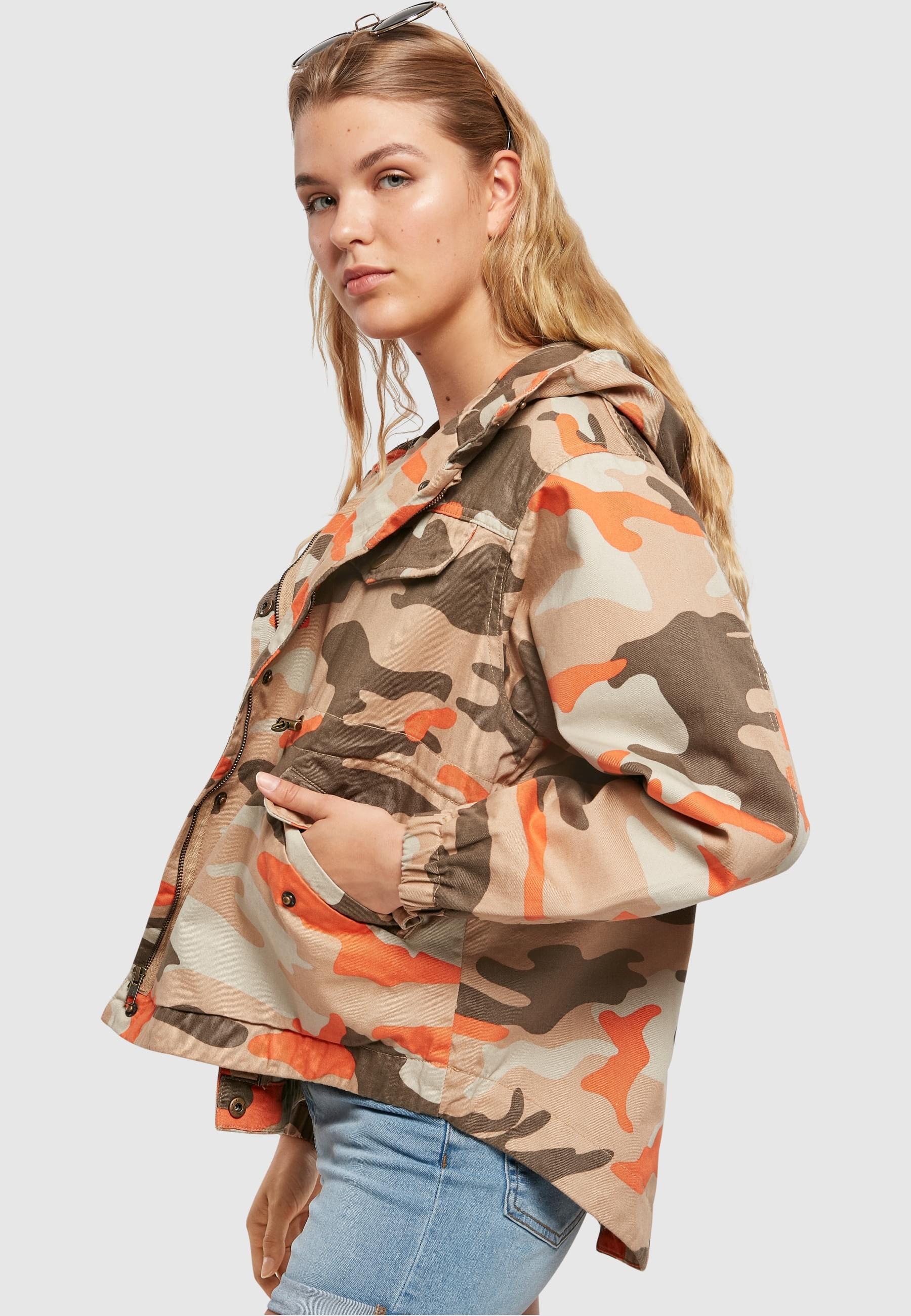 URBAN CLASSICS Allwetterjacke »Urban Classics Damen Ladies Oversized Camo Parka Jacket«, (1 St.), mit Kapuze