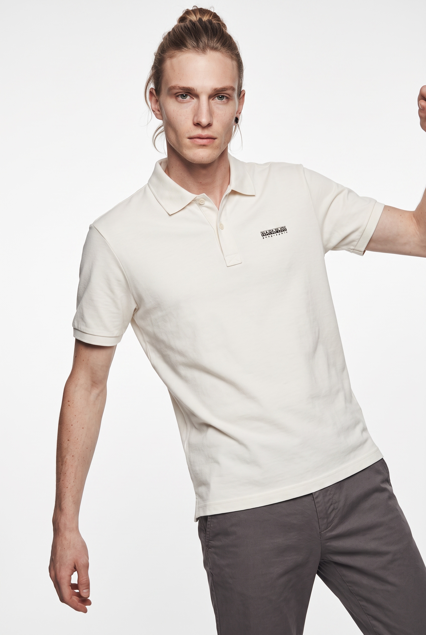 Napapijri Poloshirt "E-SMALL BOX" Kurzarm-Design, mit Polokragen, aus Baumwolle