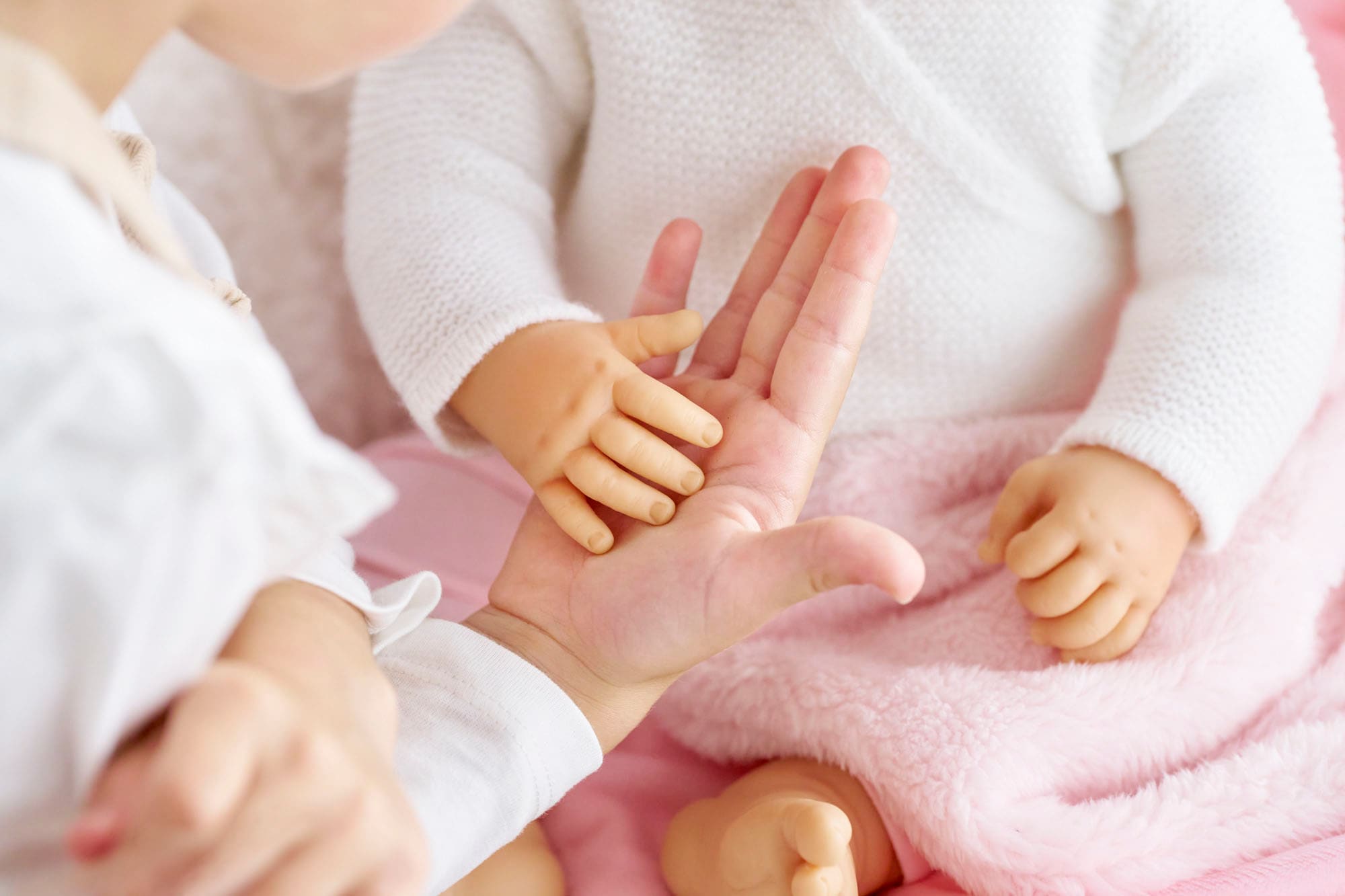 Corolle® Babypuppe »Mon Grand Poupon Rose Newborn«, mit Vanilleduft